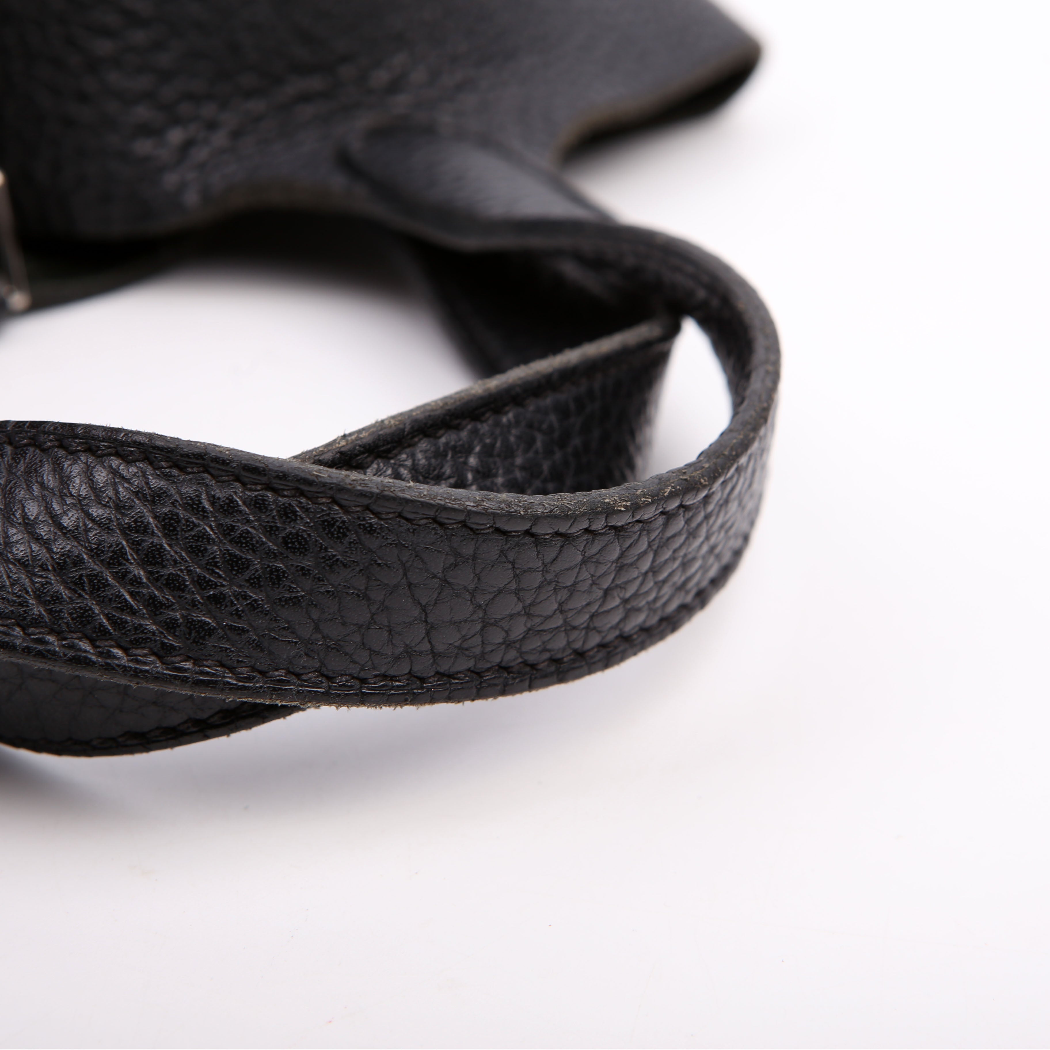 Picotin Lock PM Taurillon Clemence Black