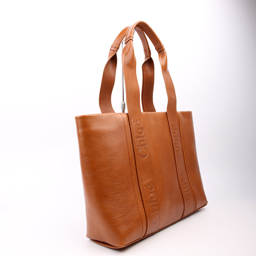 Woody Medium Shiny Grained Leather Tote Brown
