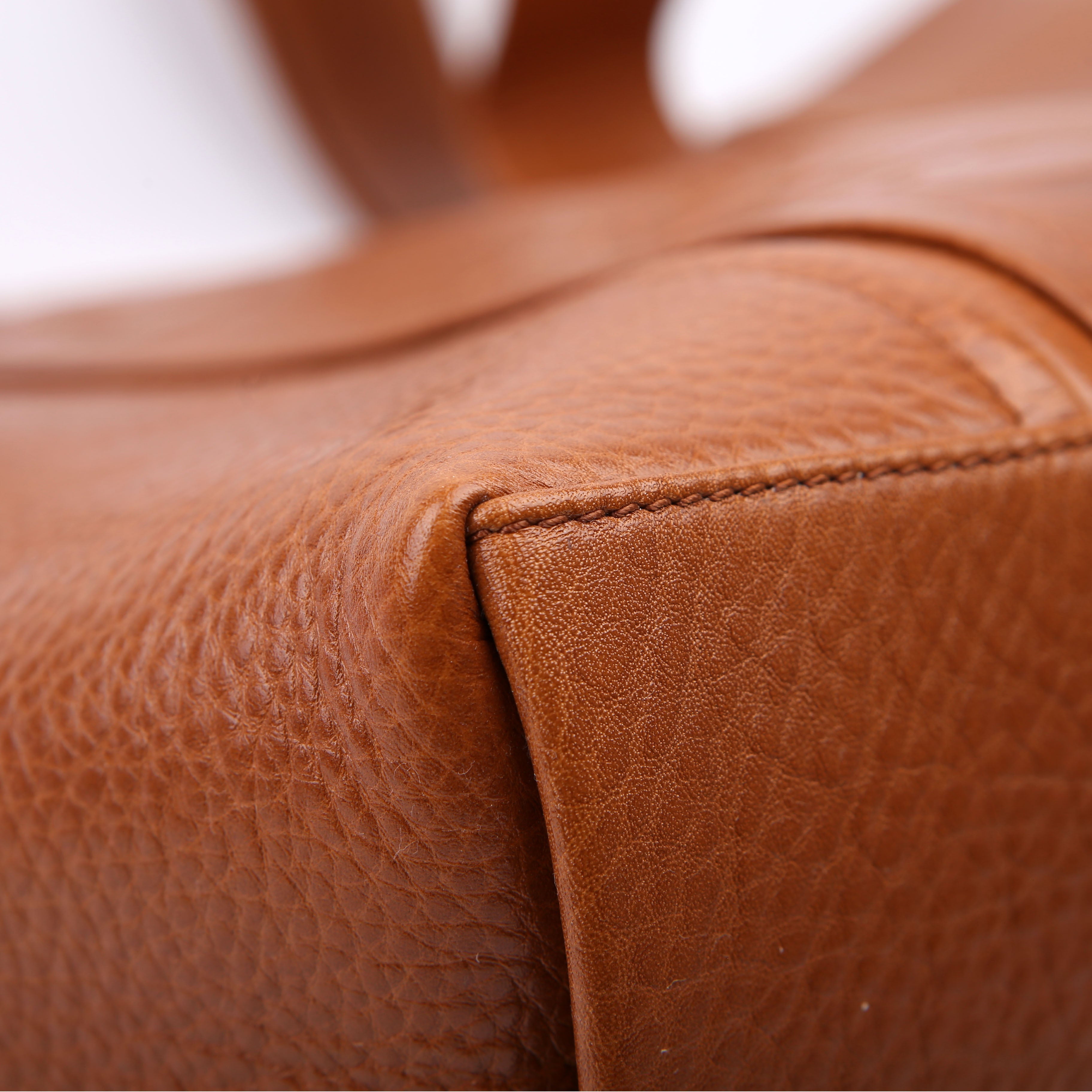 Woody Medium Shiny Grained Leather Tote Brown