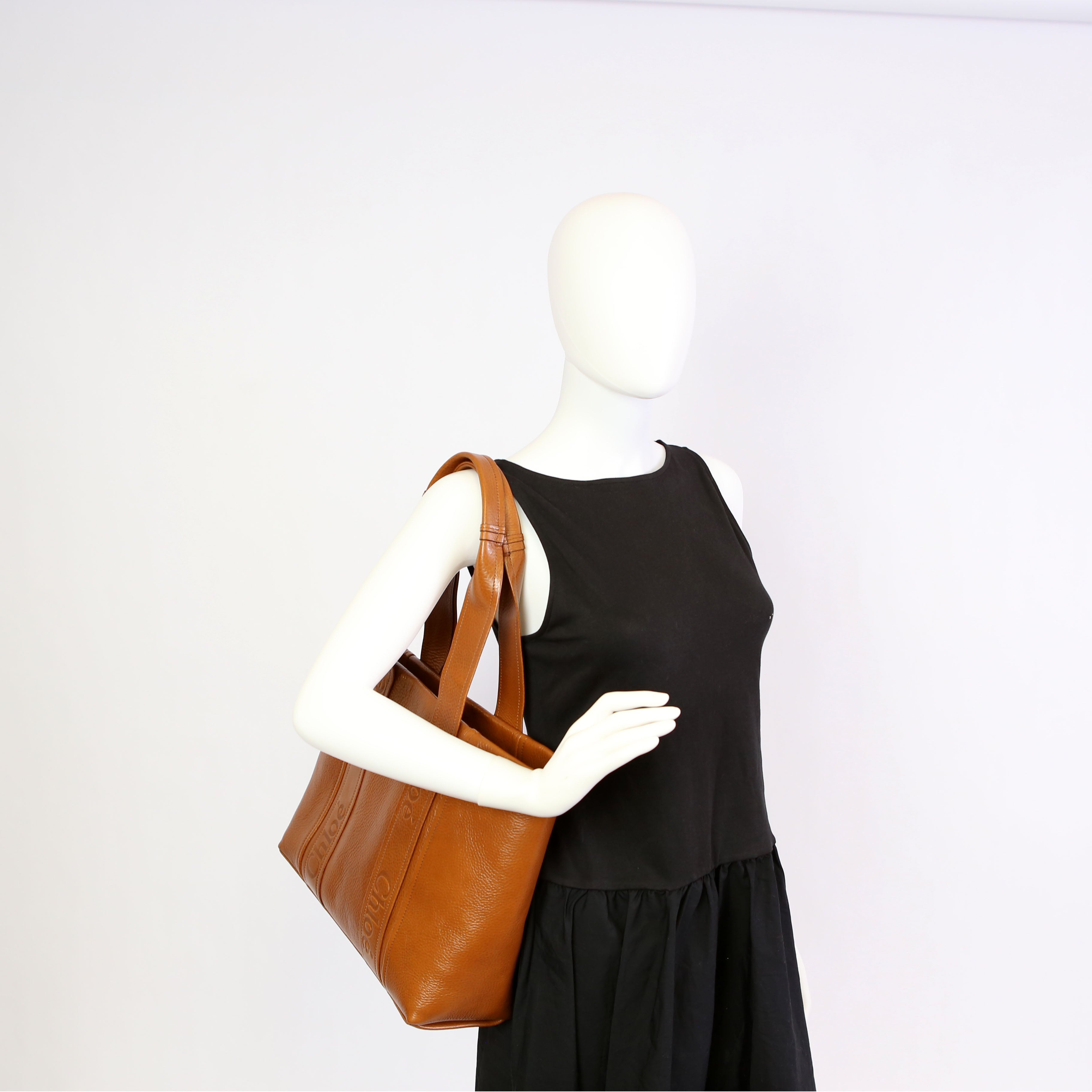 Woody Medium Shiny Grained Leather Tote Brown