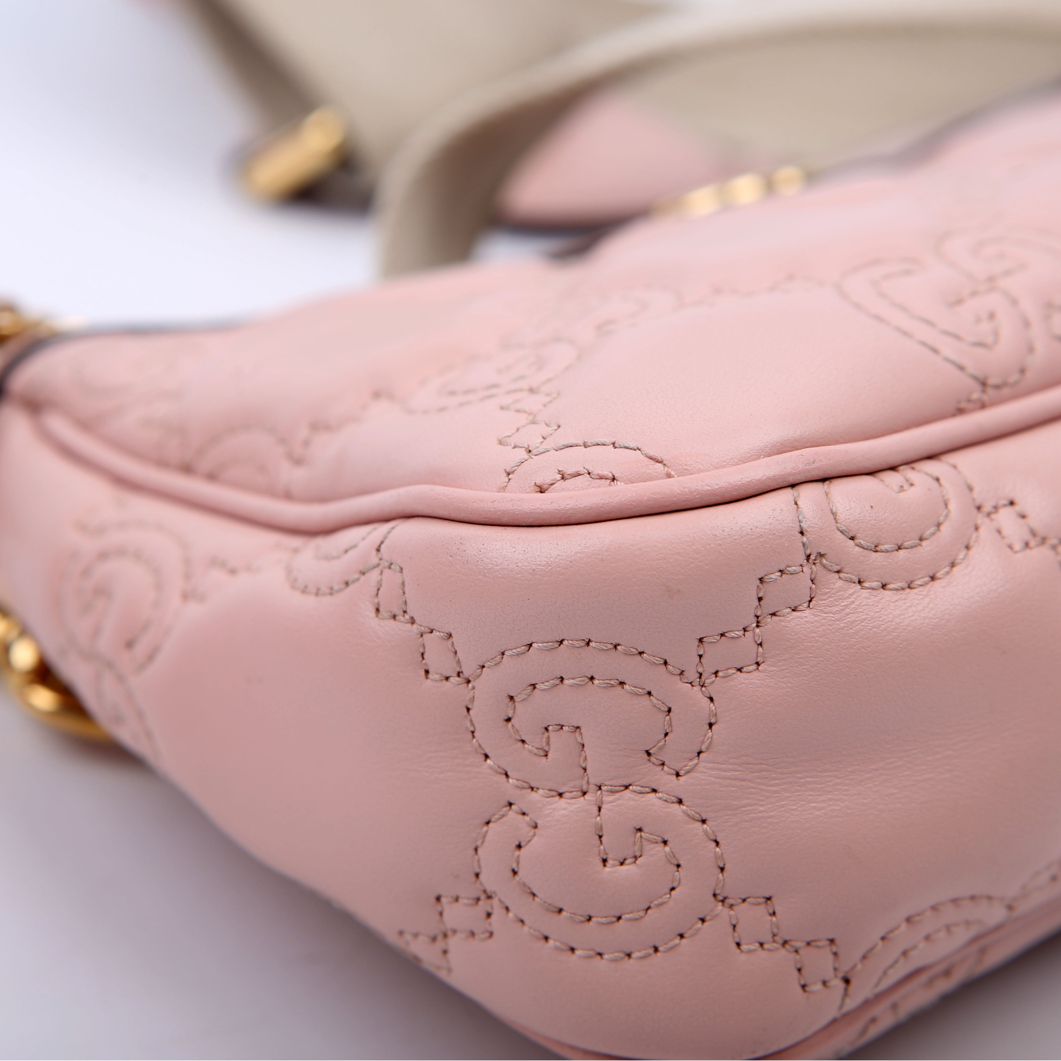 Gucci 735049 GG Leather Shoulder Bag Pink
