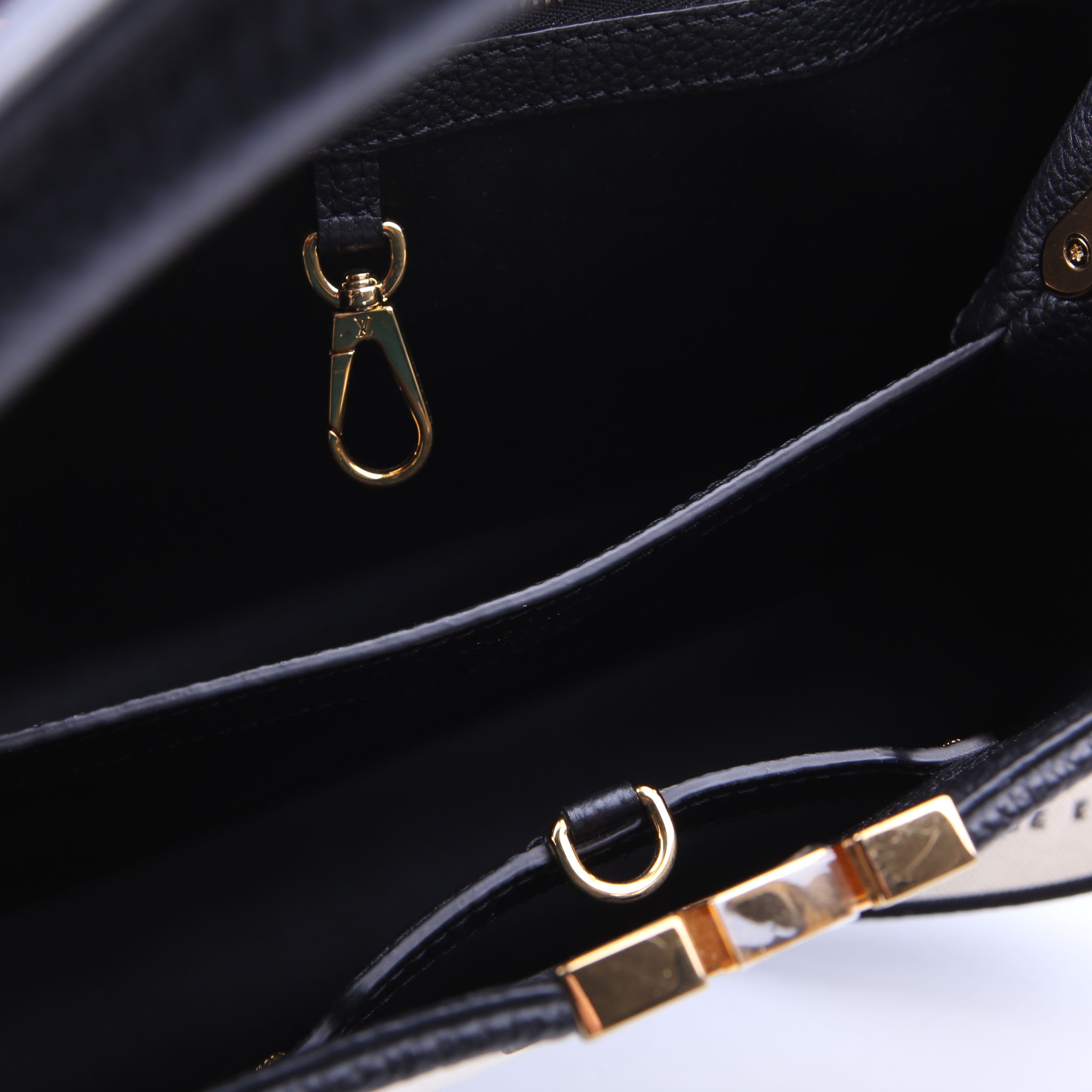 Capucines MM Taurillon/Canvas