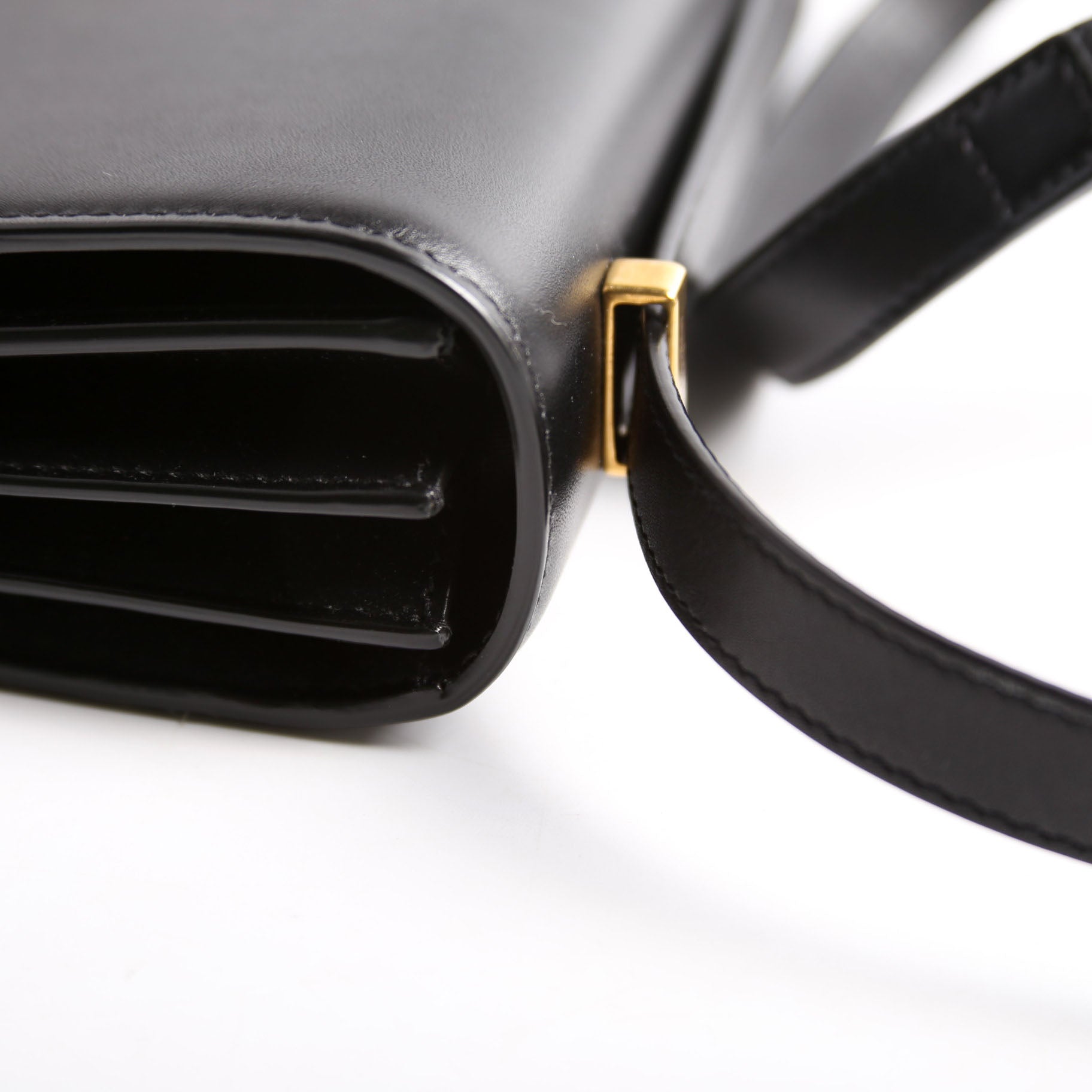 Dylan Small Shoulder Black/Gold
