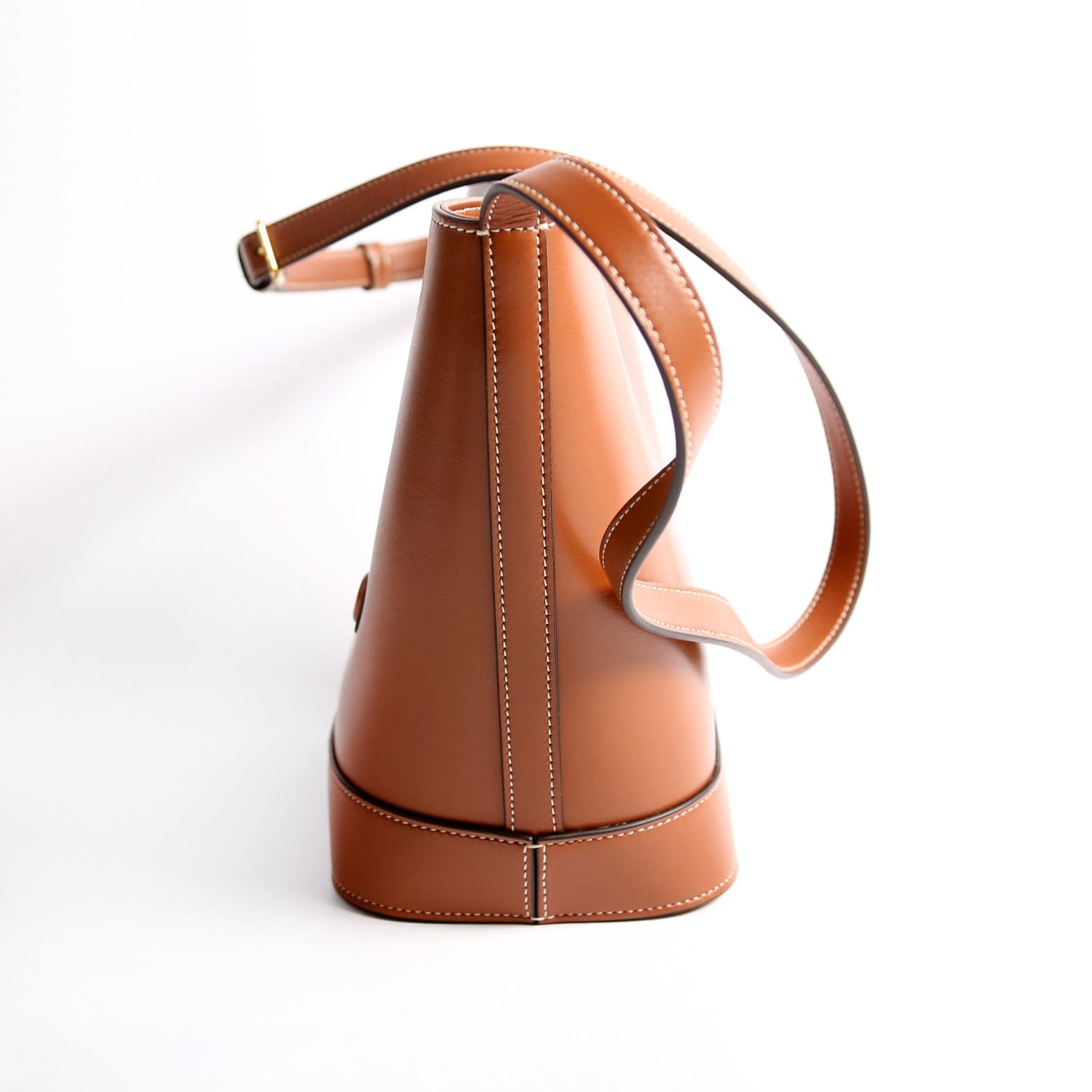 Cuir Triomphe Small Bucket Bag Cognac