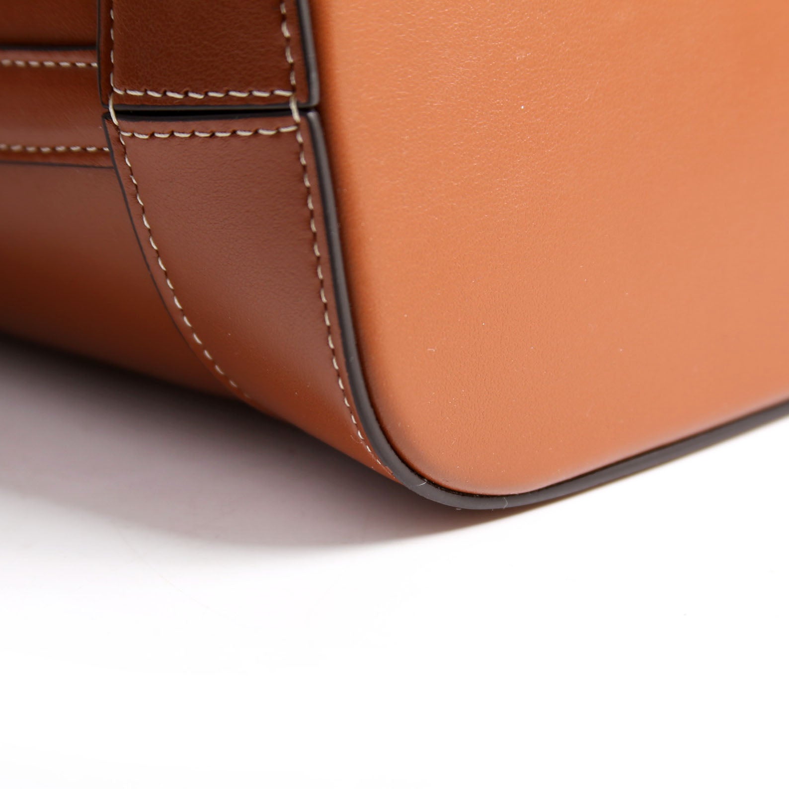 Cuir Triomphe Small Bucket Bag Cognac