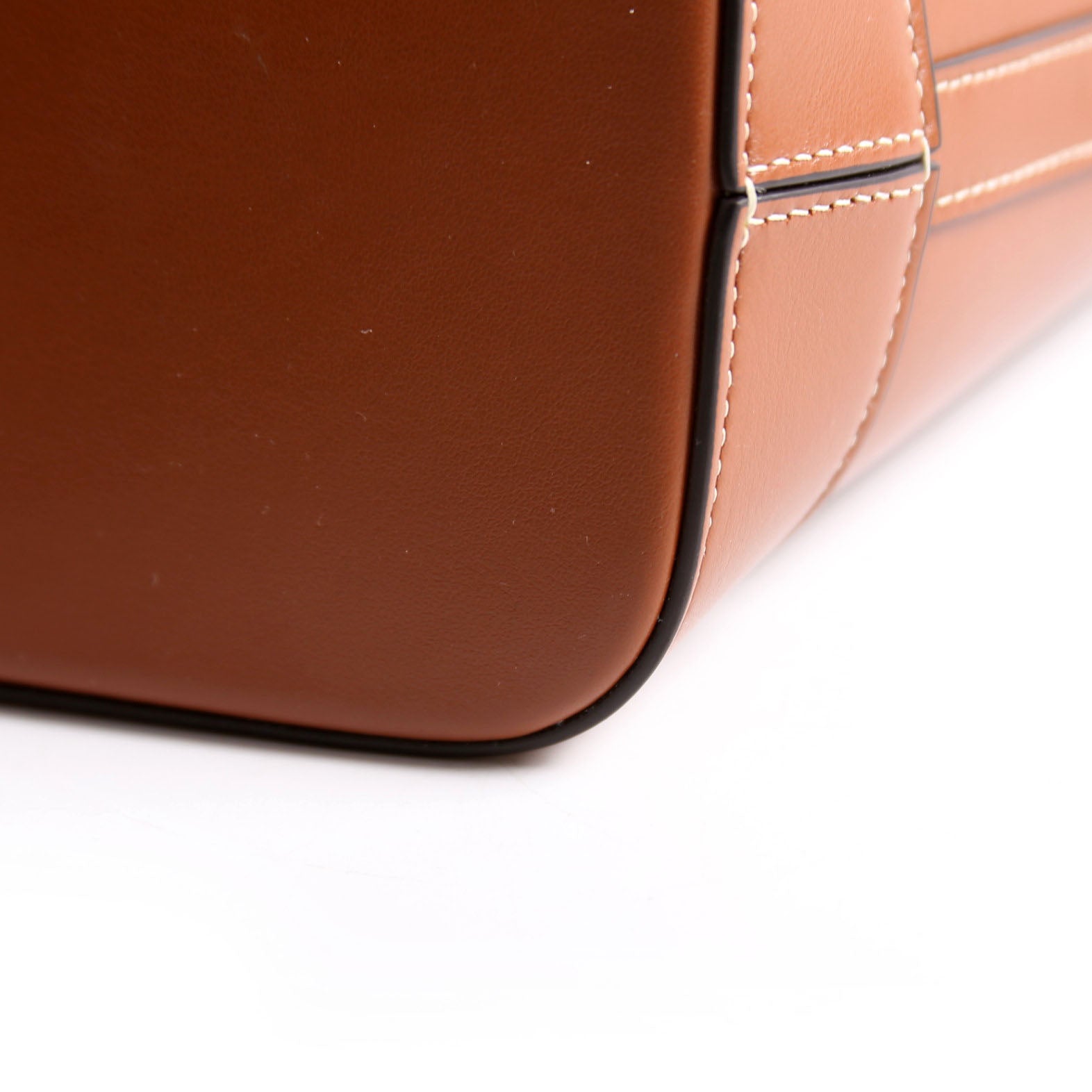 Cuir Triomphe Small Bucket Bag Cognac