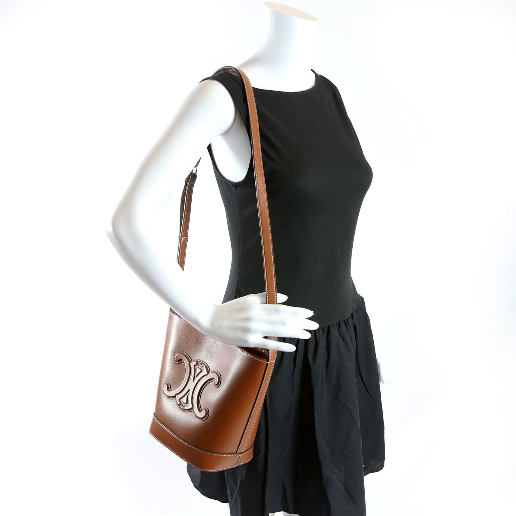Cuir Triomphe Small Bucket Bag Cognac