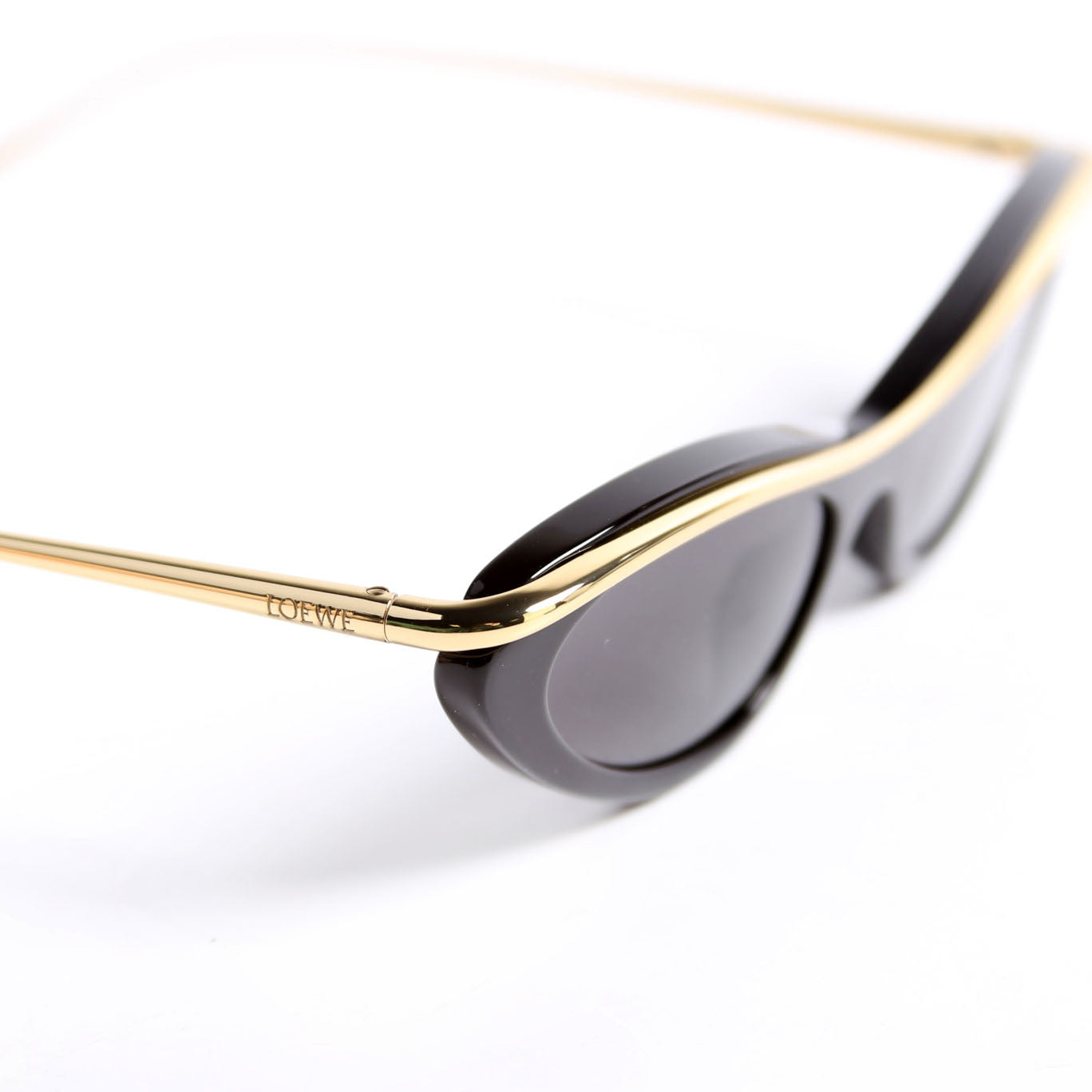 LW401661 Whirl Cat Eye Sunglasses Black