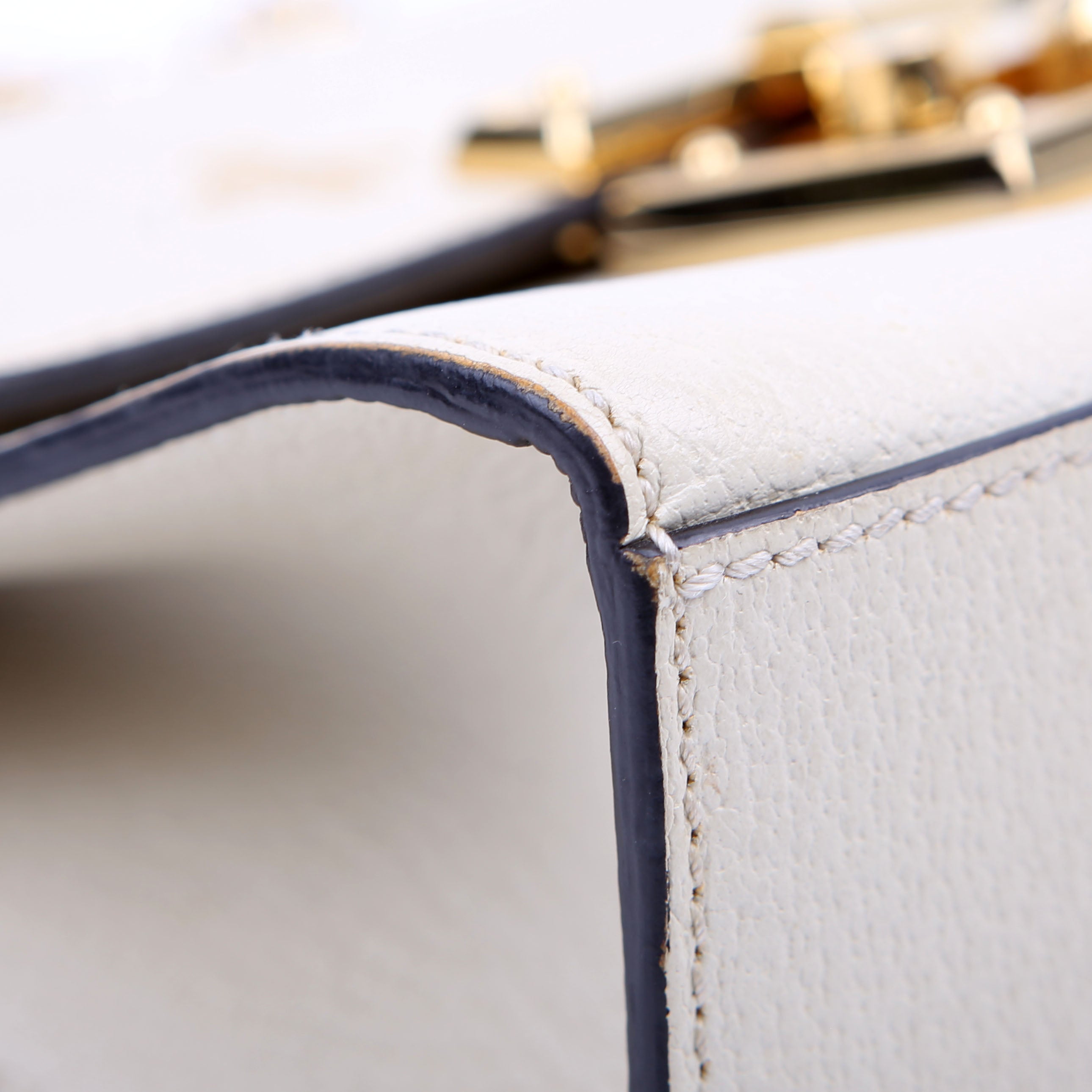 Gucci 432182 Padlock Bee Star Leather Small Cream