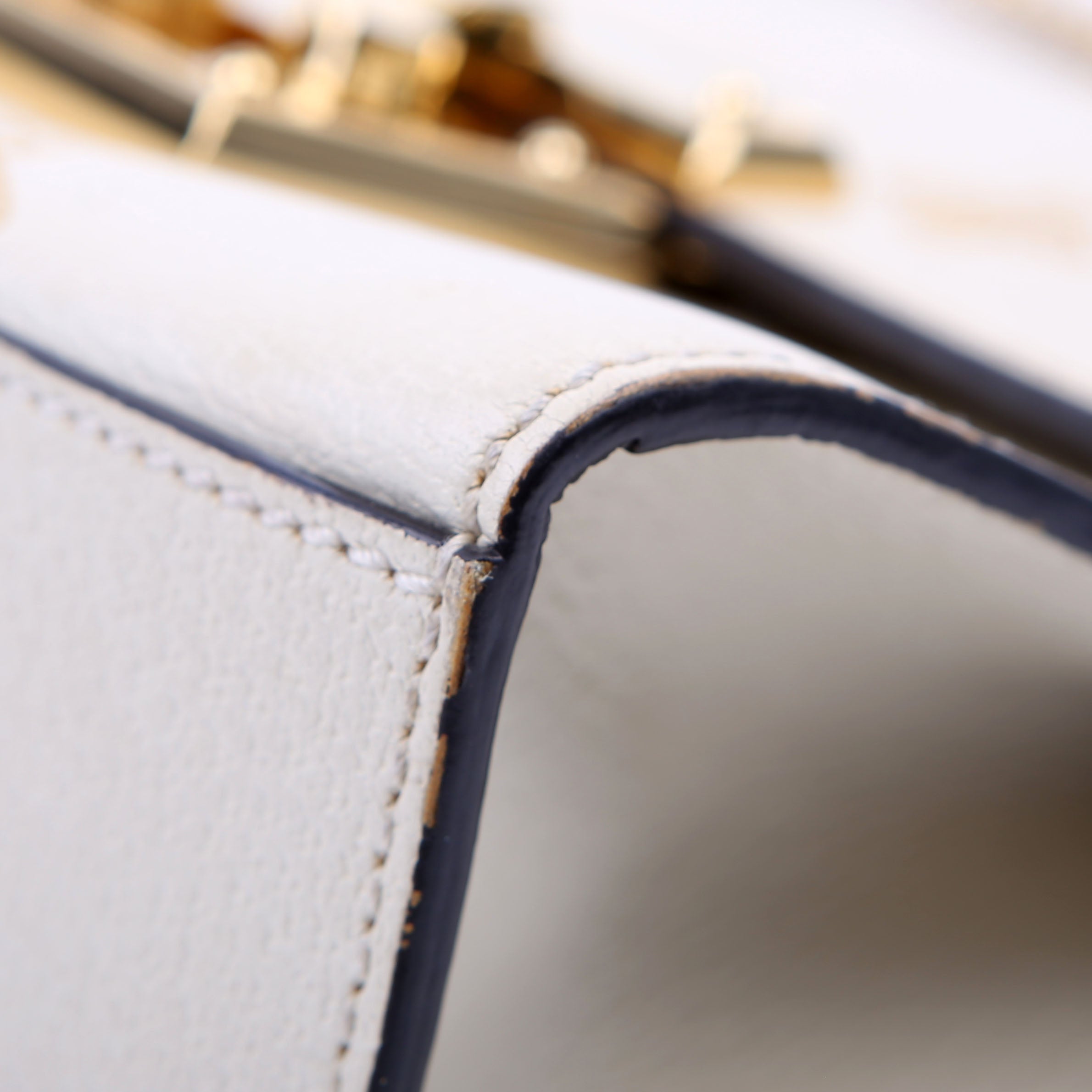 Gucci 432182 Padlock Bee Star Leather Small Cream