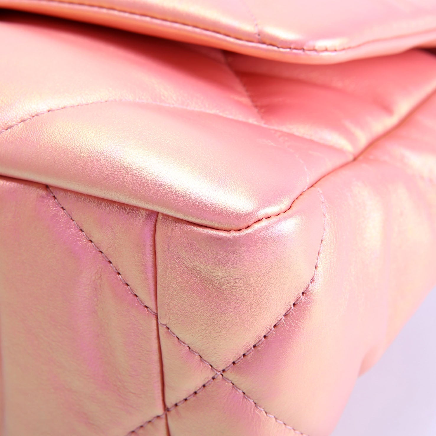 Quilted Metallic Lambskin 19 Small Flap 31M Pink
