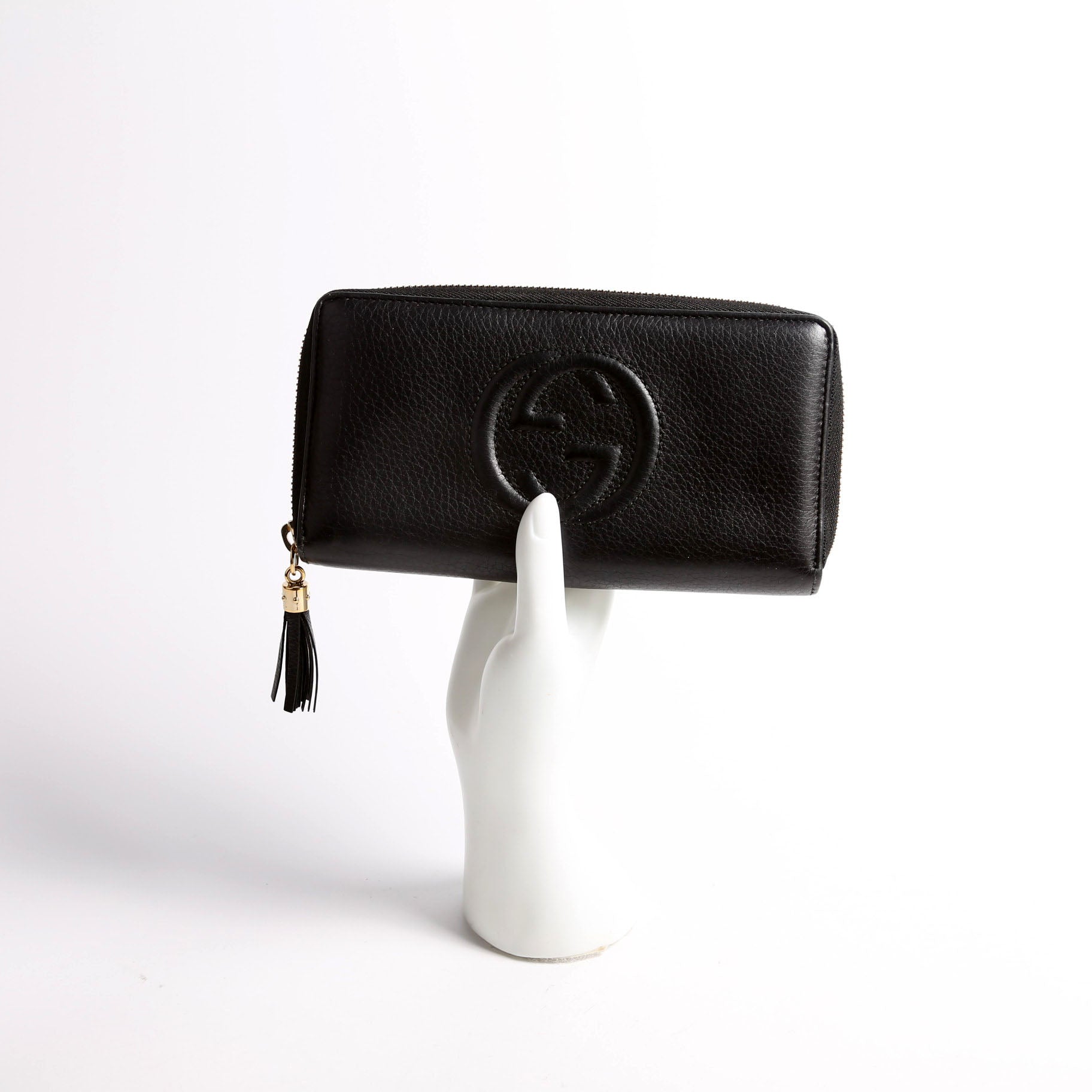 308004 Soho Zippy Wallet Black