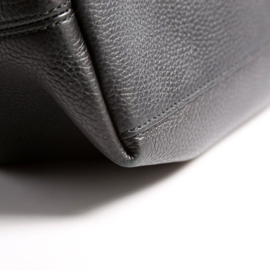 308982 Soho Leather Shoulder Medium Black