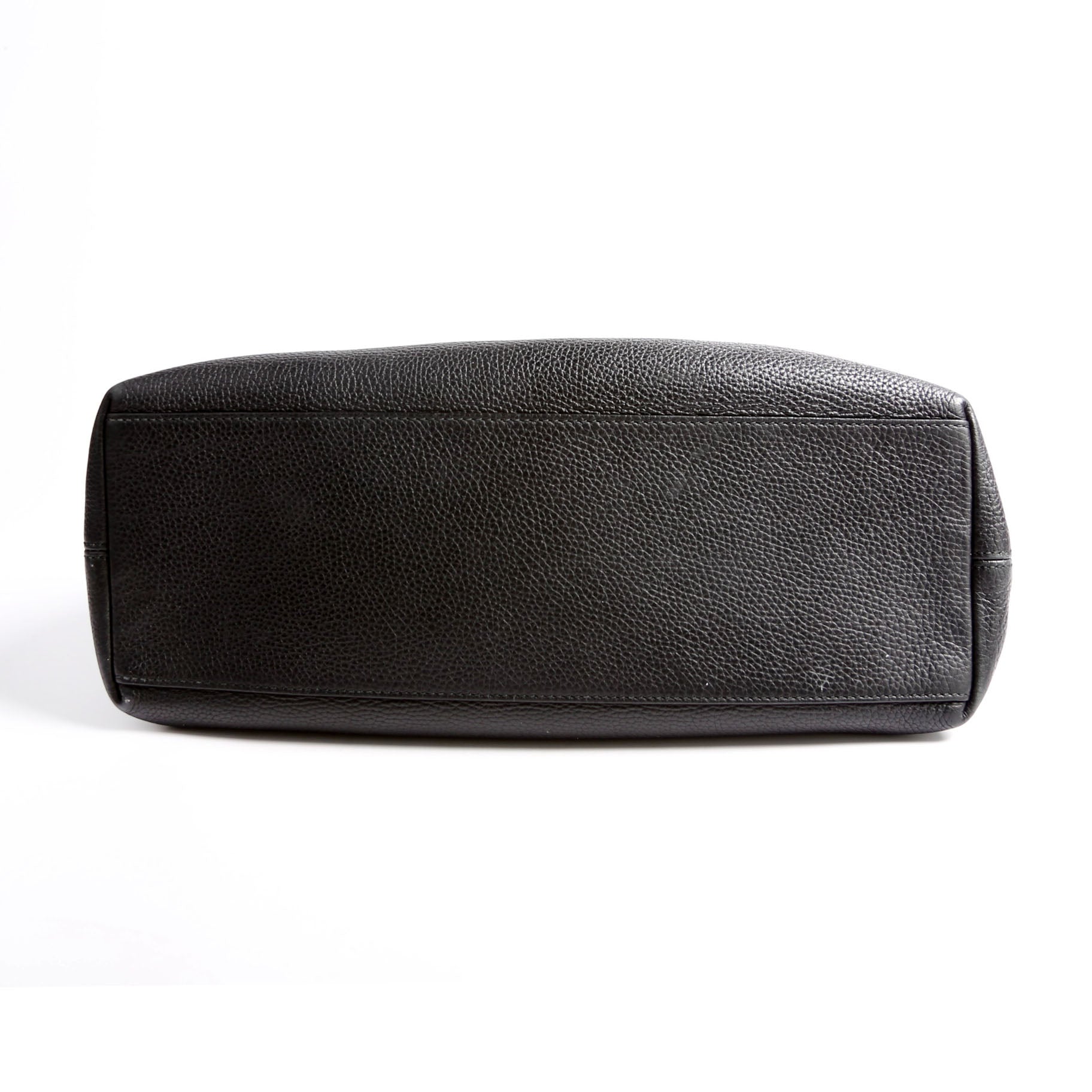536196 Soho Chain Tote Newer Black
