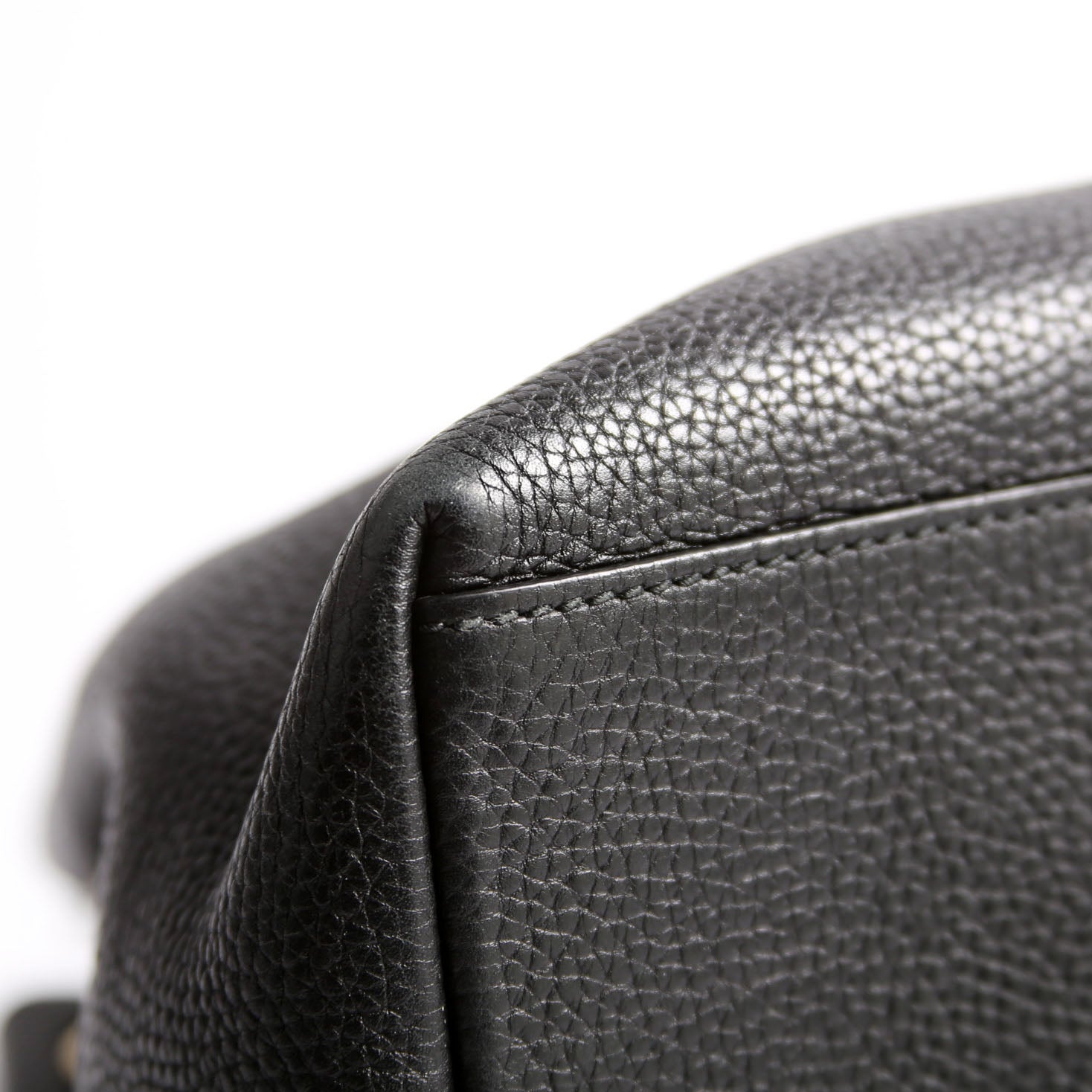 536196 Soho Chain Tote Newer Black