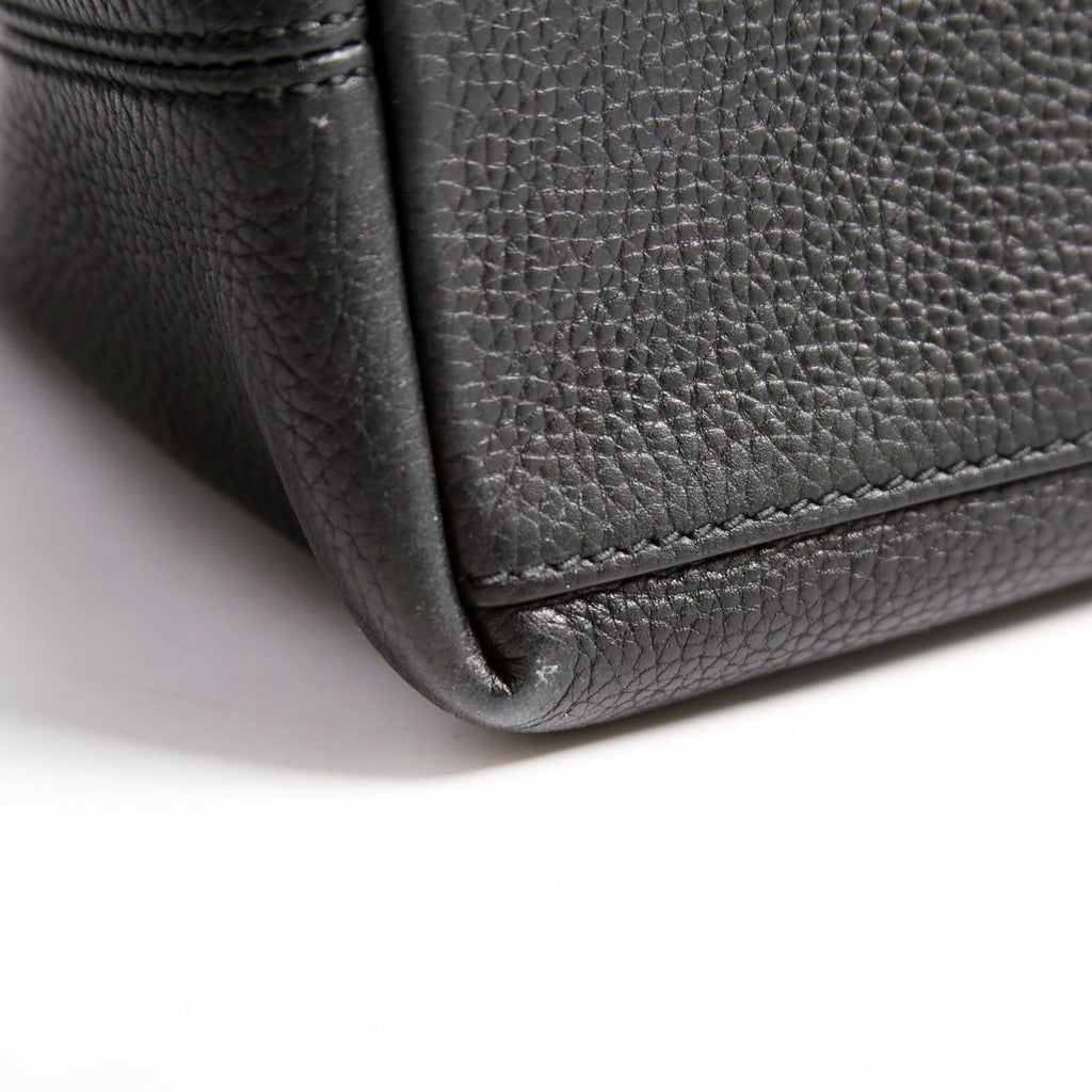 536196 Soho Chain Tote Newer Black