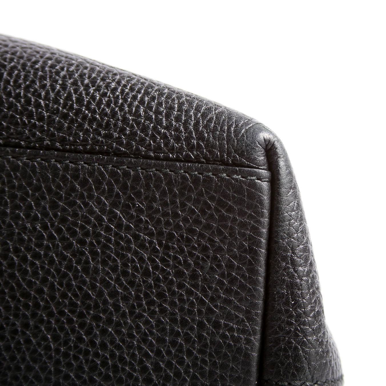 536196 Soho Chain Tote Newer Black