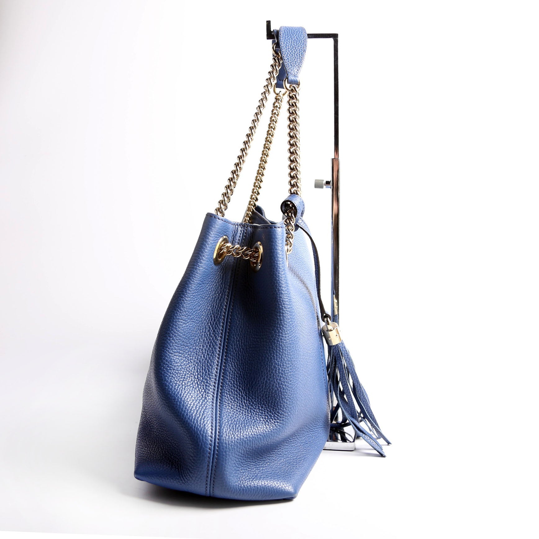 536196 Soho Chain Tote Newer Blue