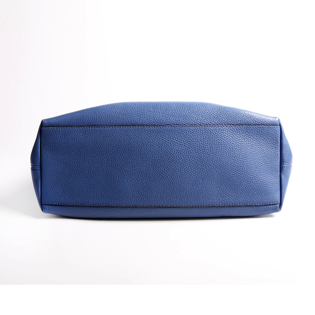 536196 Soho Chain Tote Newer Blue