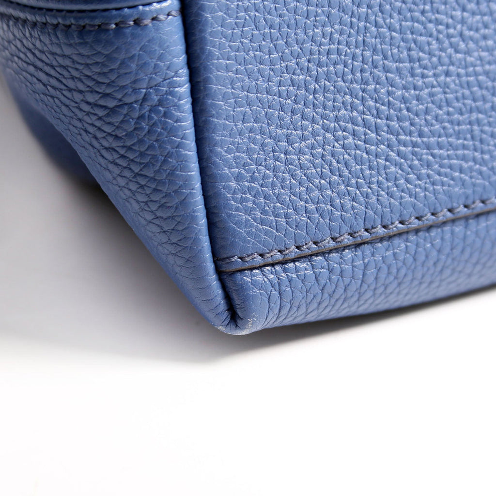 536196 Soho Chain Tote Newer Blue