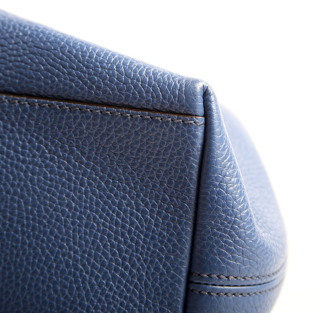 536196 Soho Chain Tote Newer Blue