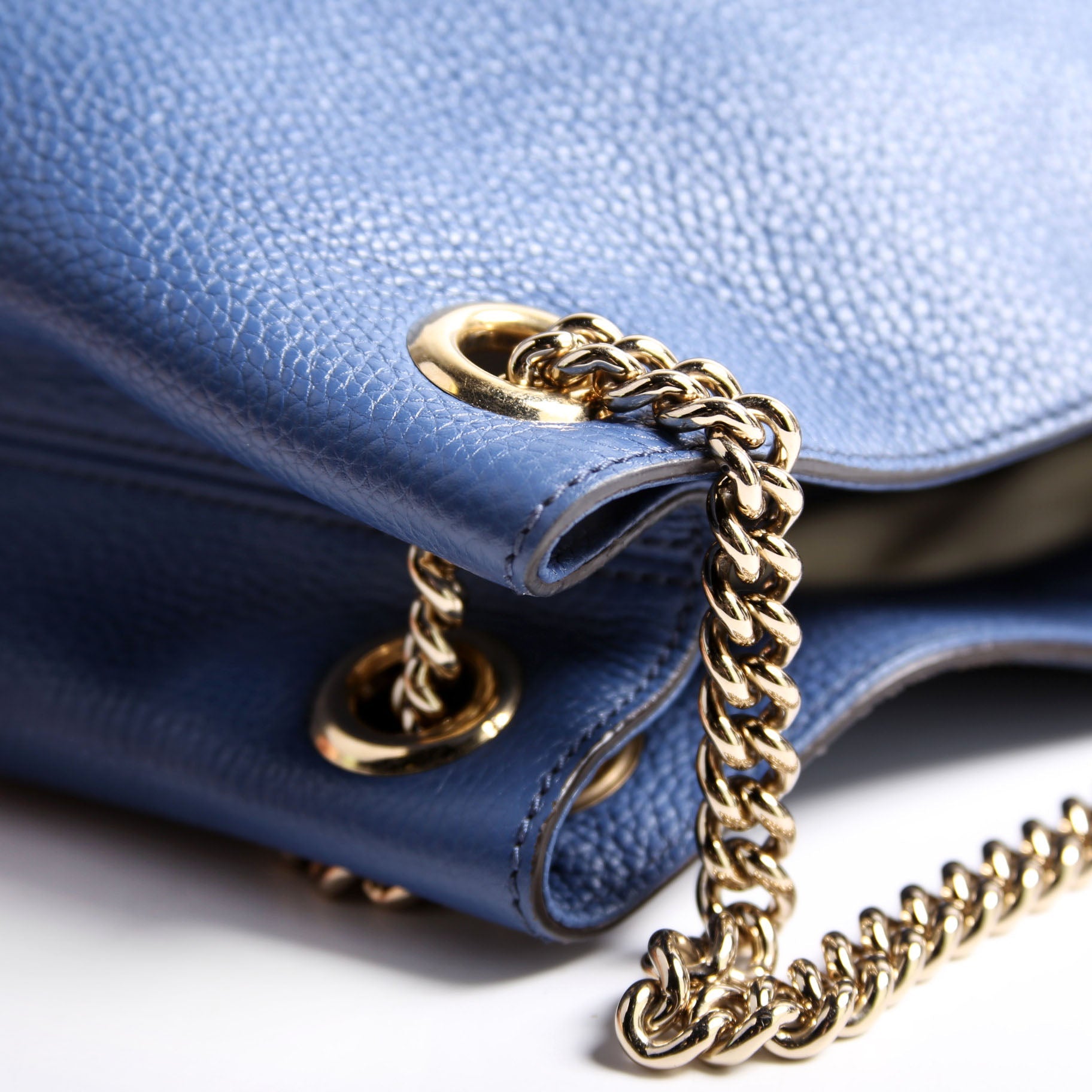536196 Soho Chain Tote Newer Blue