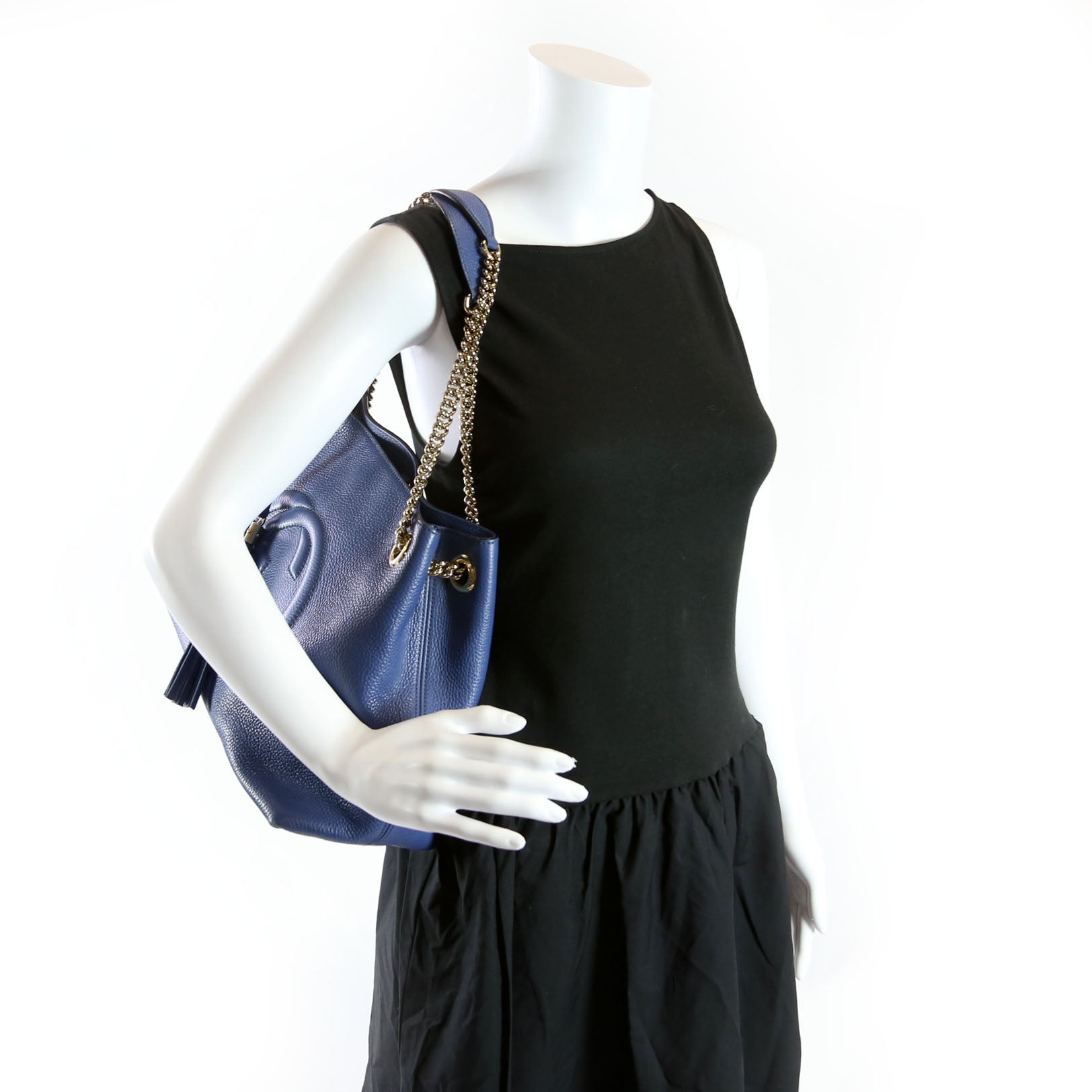 536196 Soho Chain Tote Newer Blue