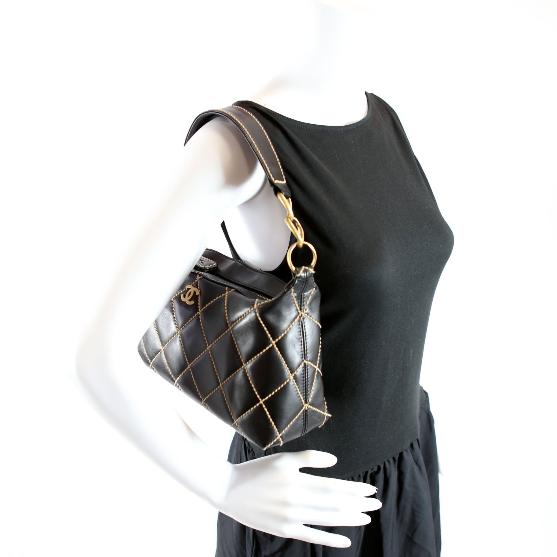 Wild Stitch Surpique Hobo Vintage 7M Black/Beige