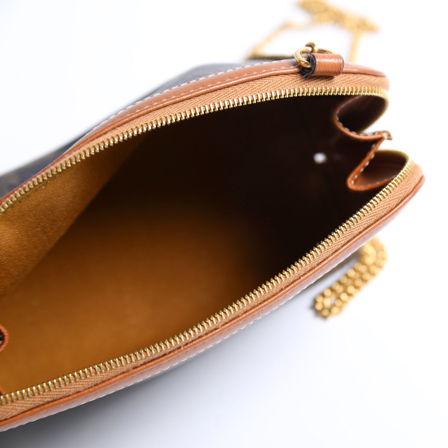 Clutch With Chain Triomphe Canvas