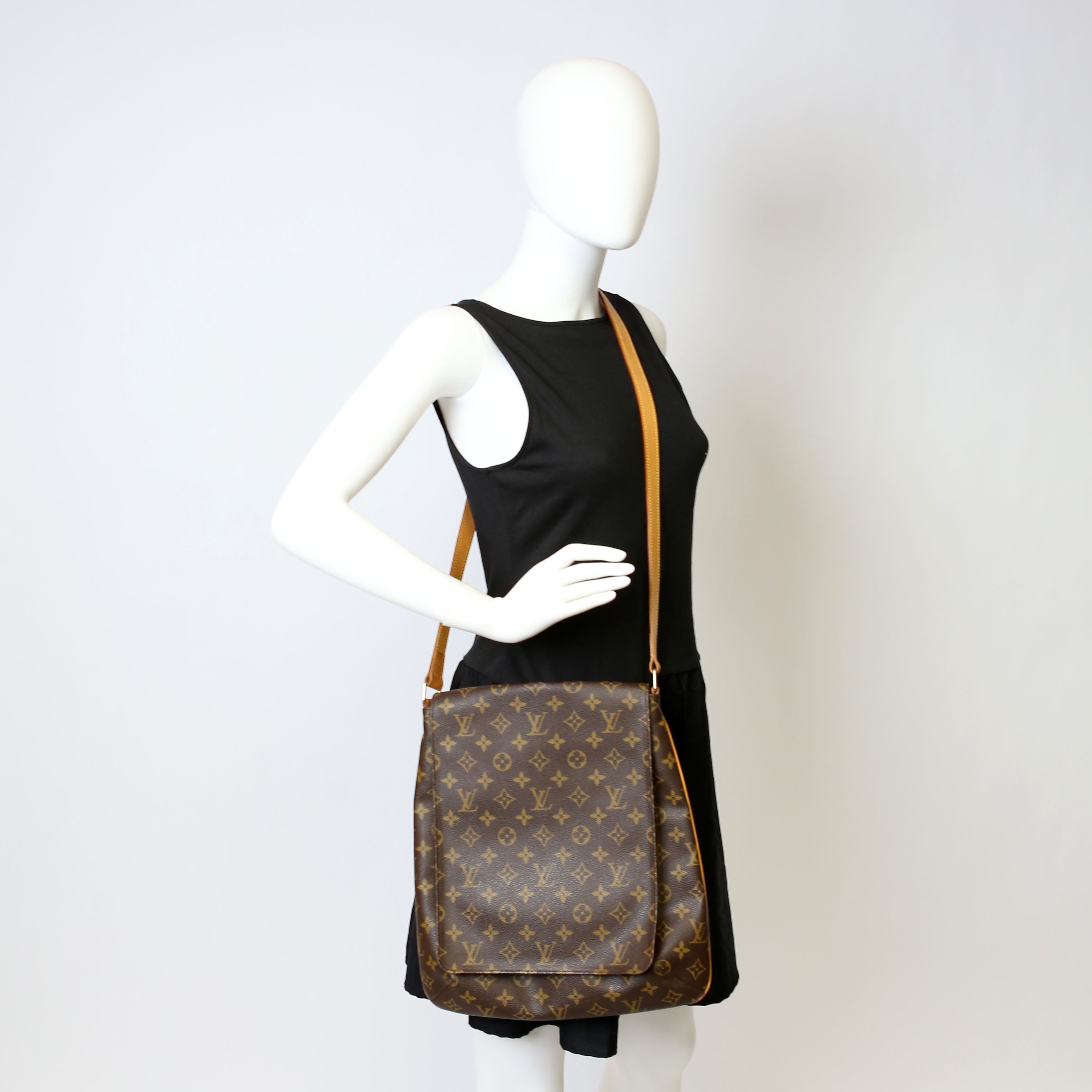 Musette Messenger Monogram