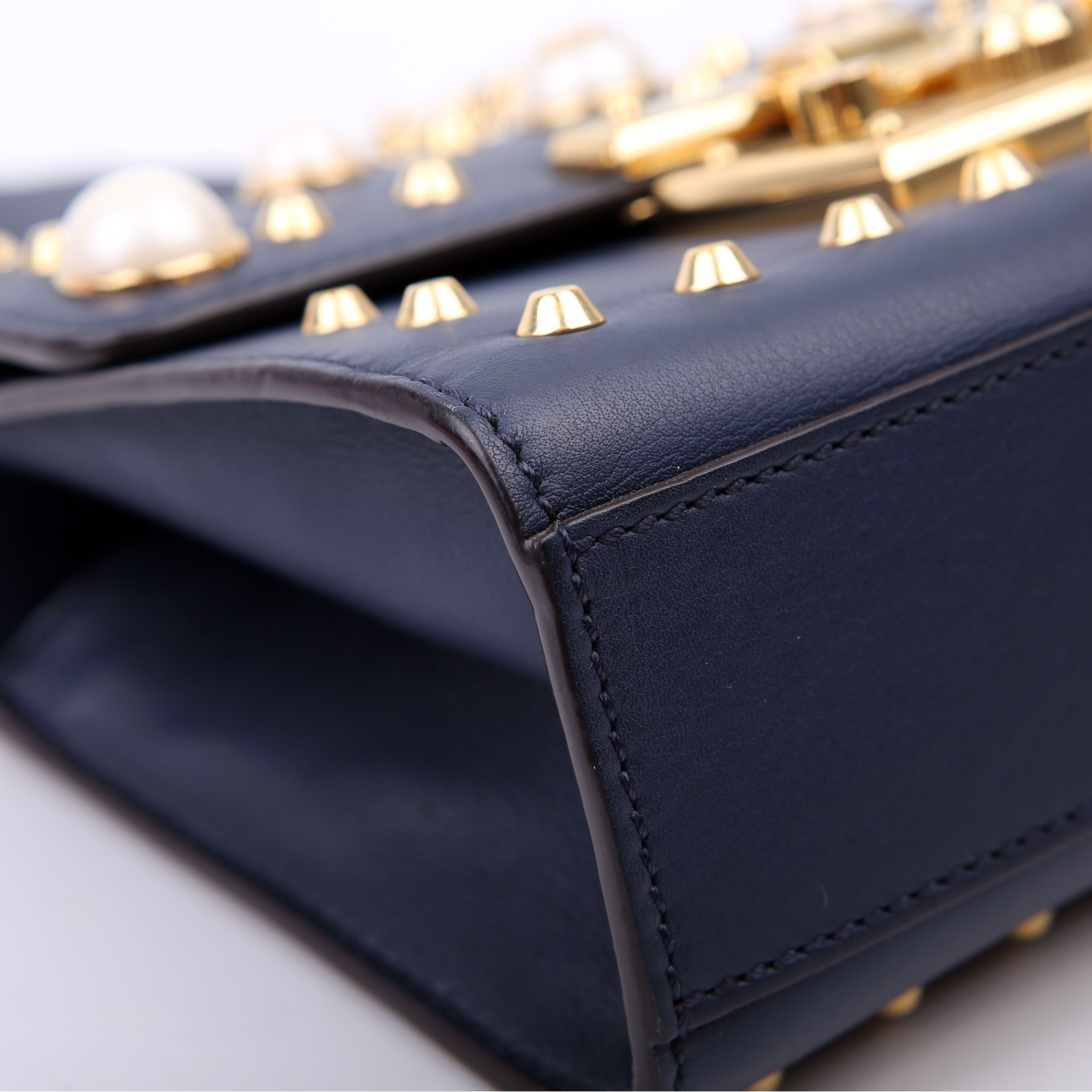 432182 Padlock Pearl Leather Small Navy
