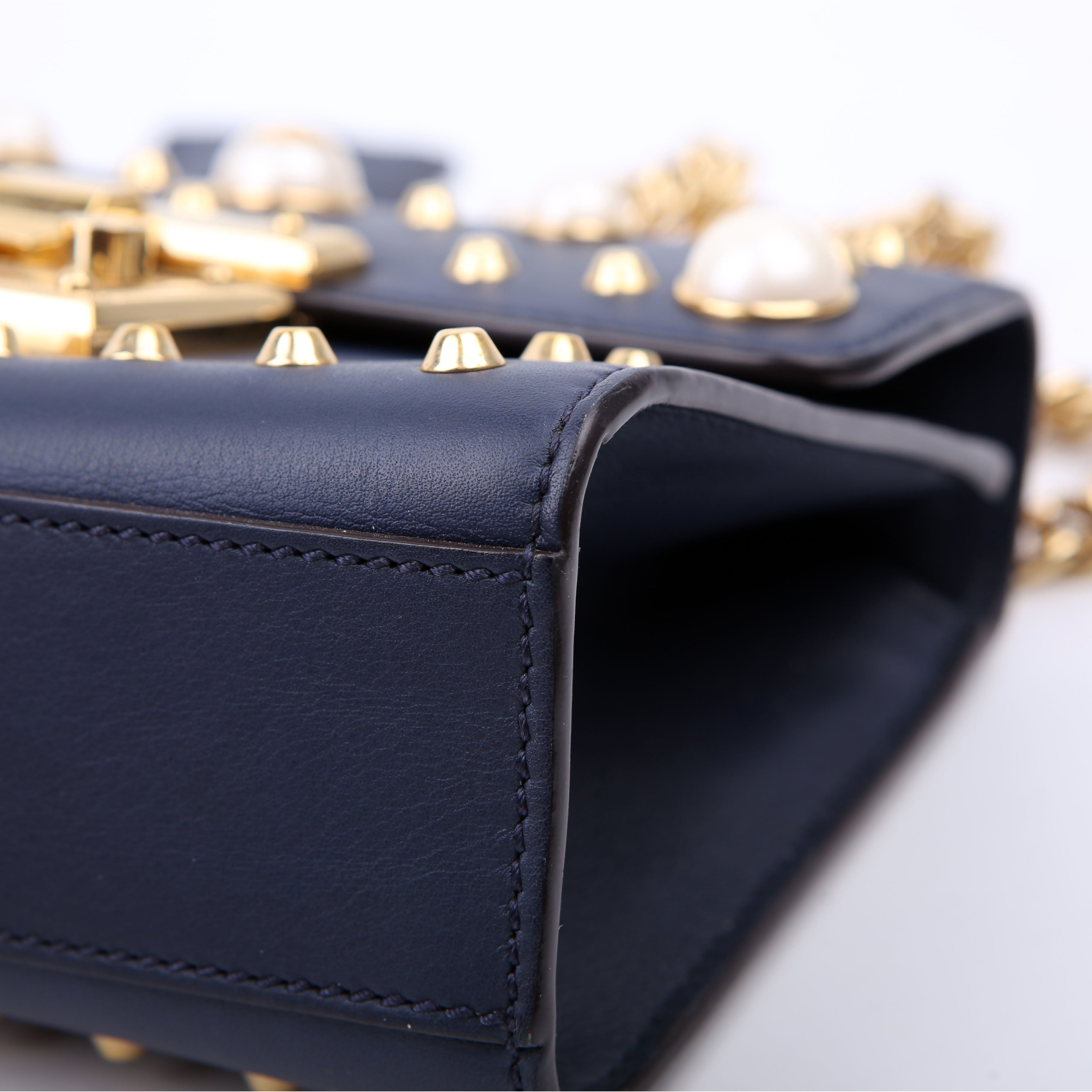 432182 Padlock Pearl Leather Small Navy