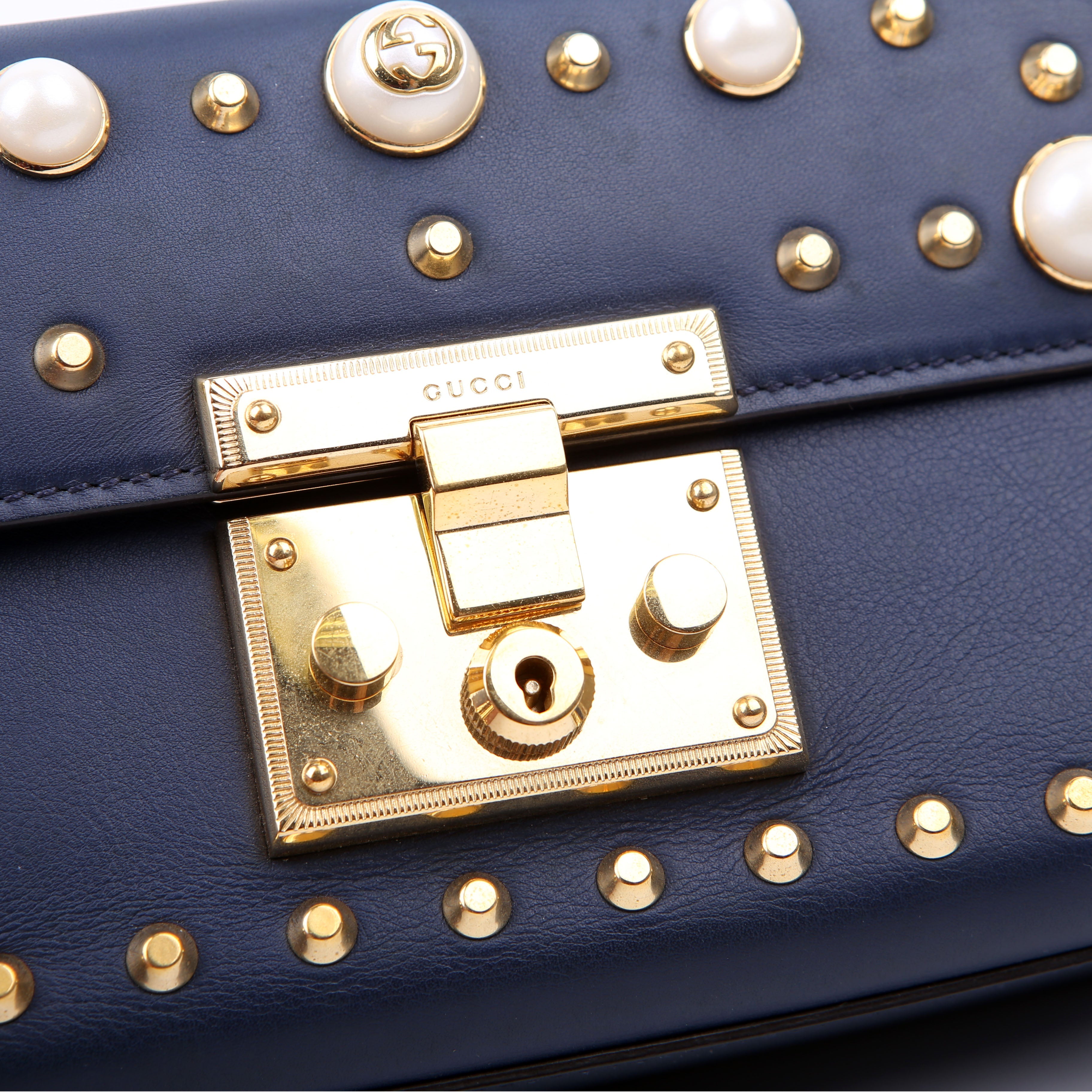 432182 Padlock Pearl Leather Small Navy