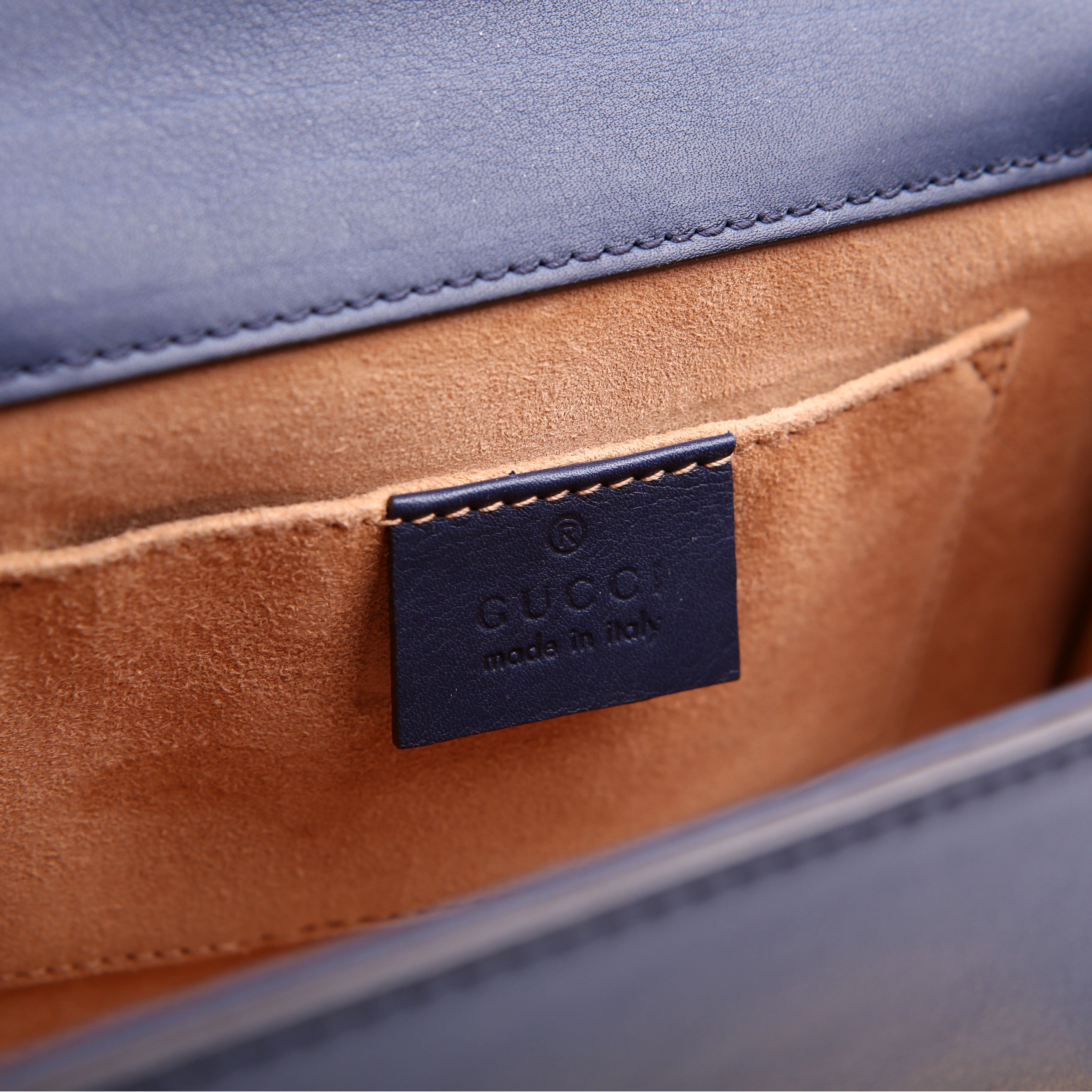 432182 Padlock Pearl Leather Small Navy
