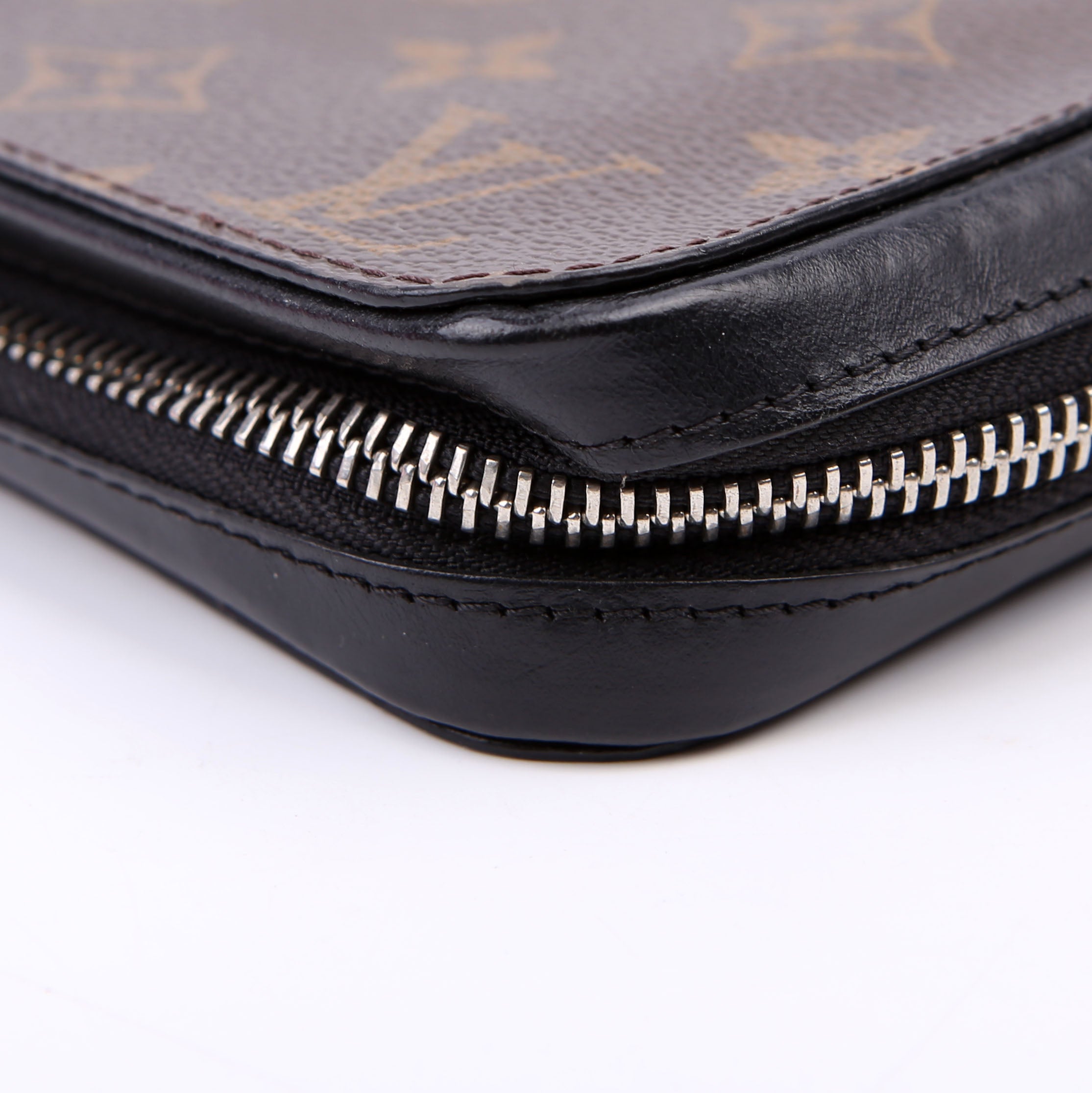 Zippy XL Monogram Black