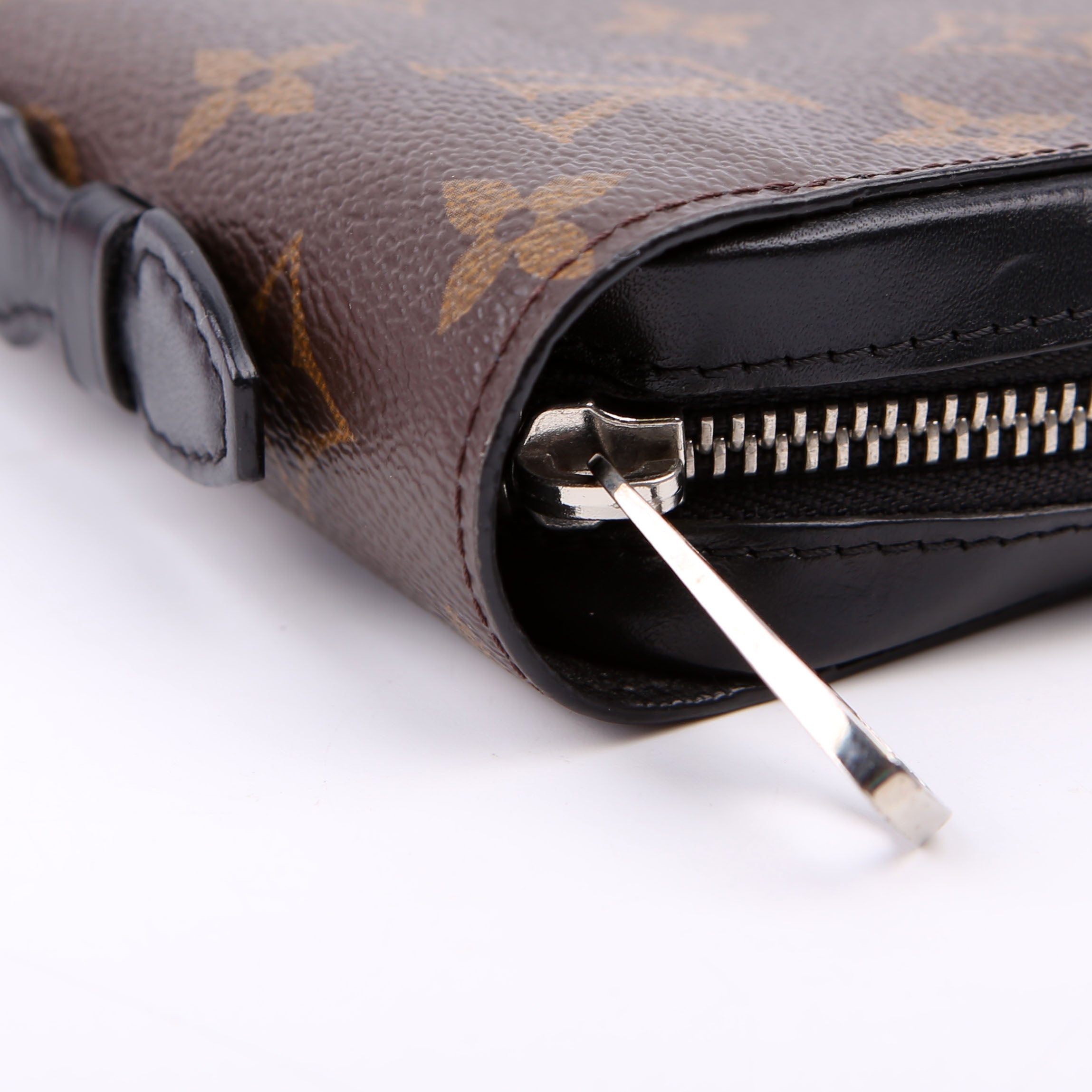 Zippy XL Monogram Black