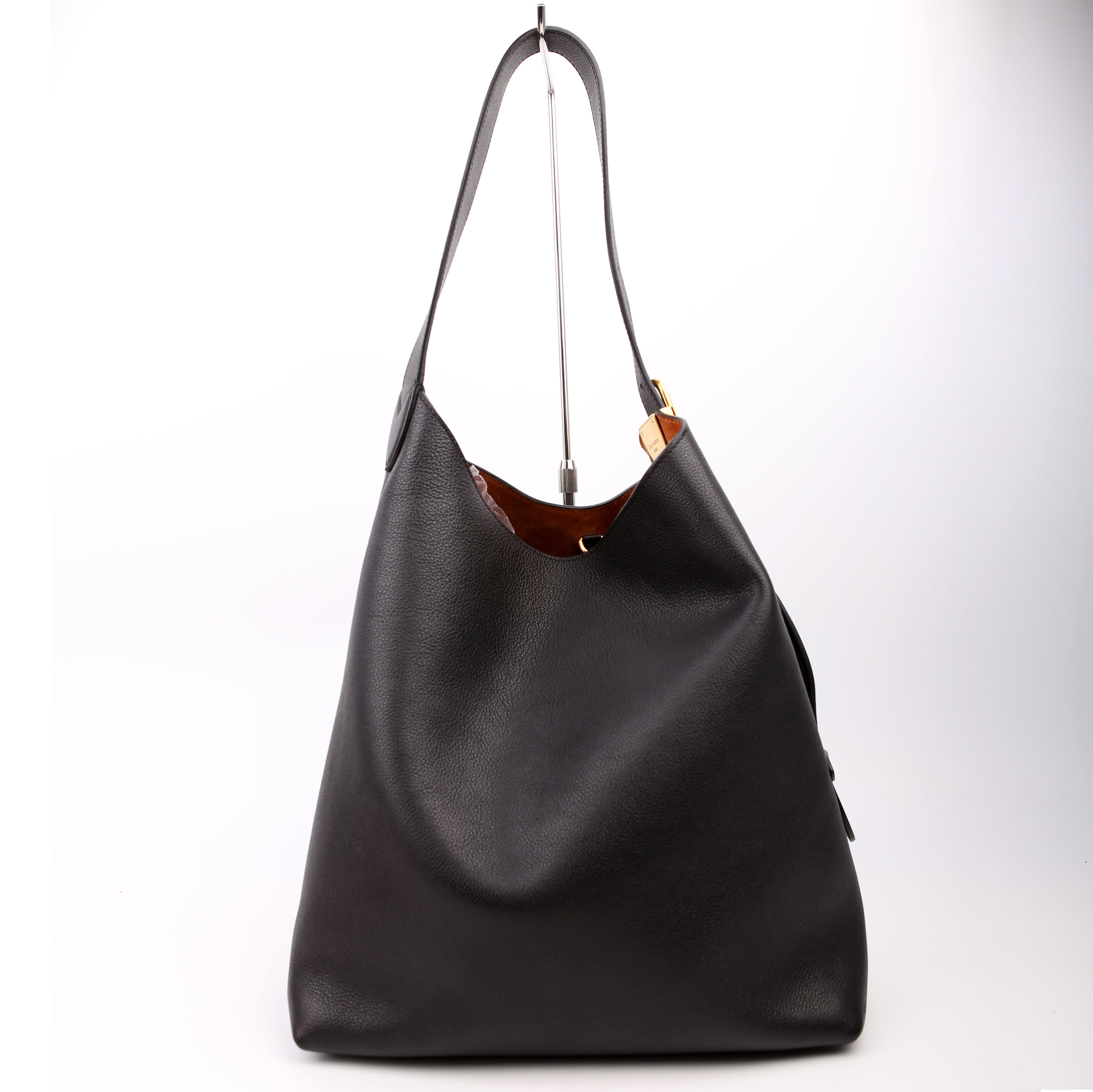 Low Key Hobo MM Calfskin Black