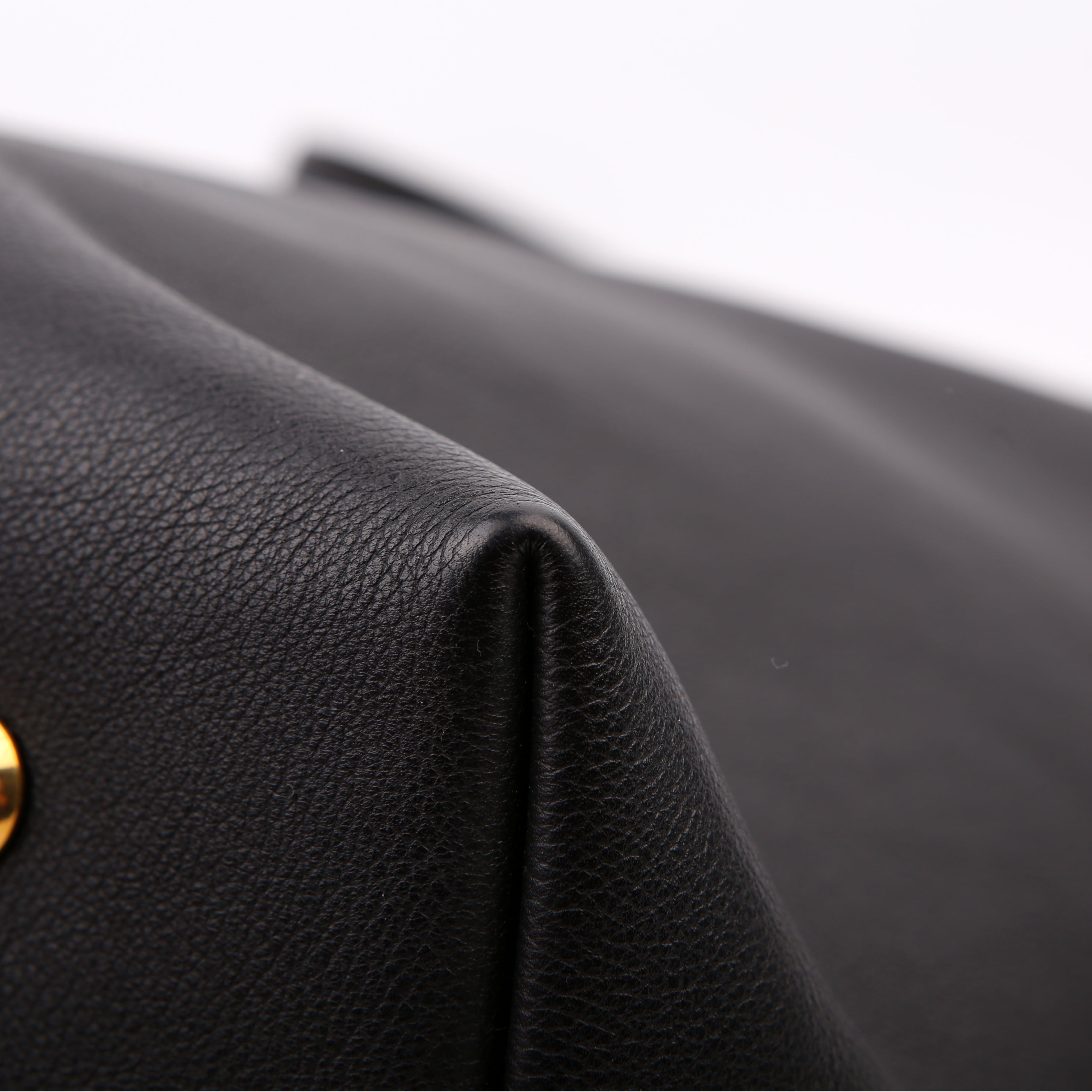 Low Key Hobo MM Calfskin Black