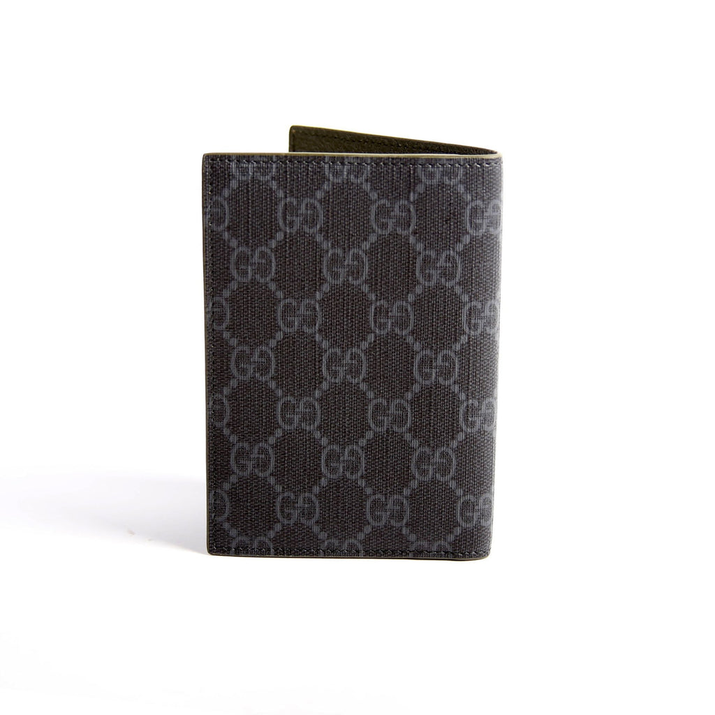 795229 GG Supreme Passport Case Black