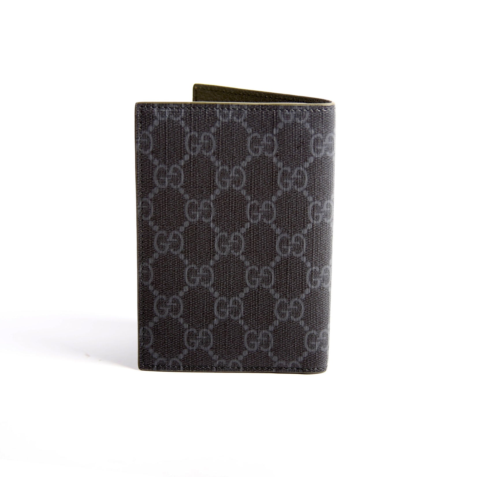 795229 GG Supreme Passport Case Black