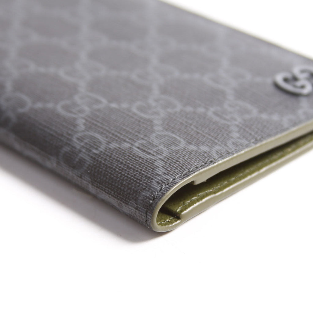 795229 GG Supreme Passport Case Black