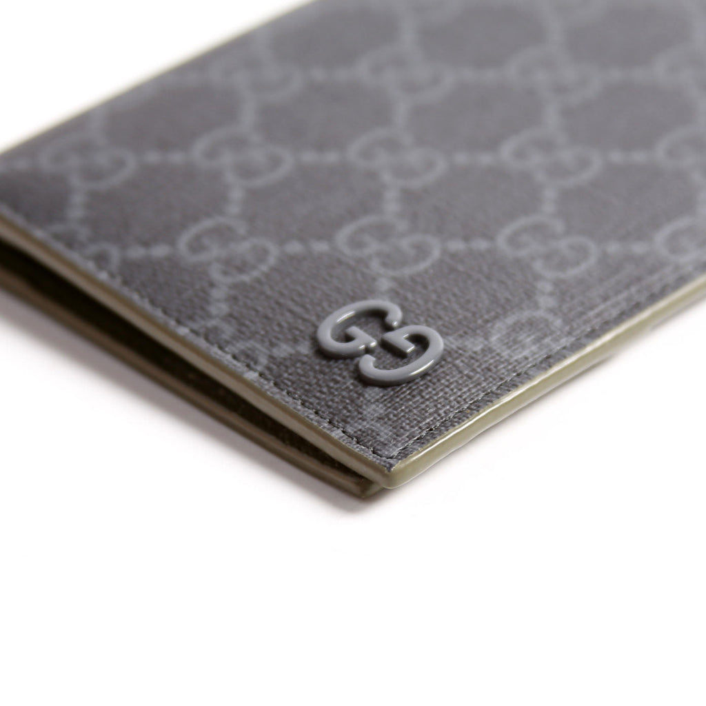 795229 GG Supreme Passport Case Black