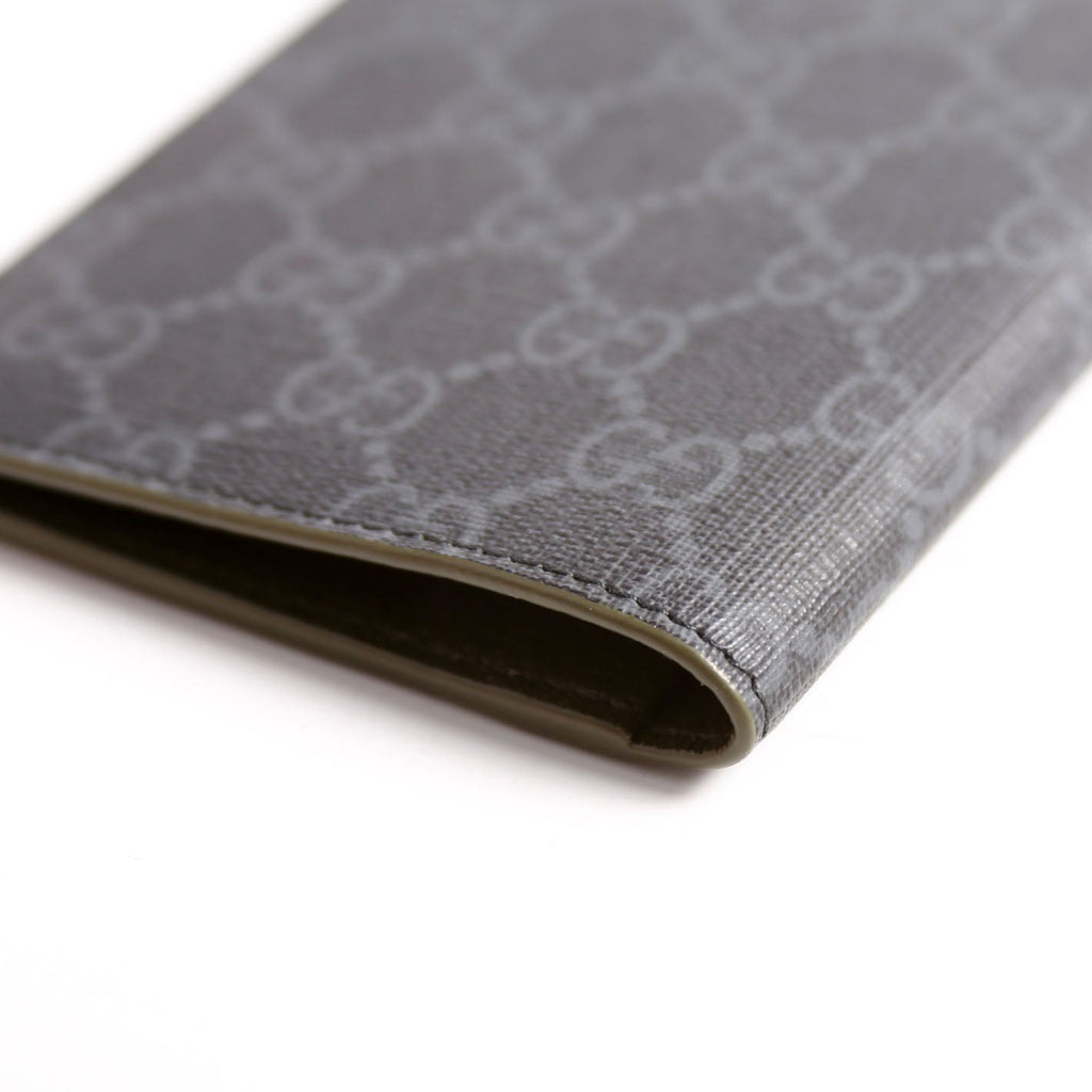795229 GG Supreme Passport Case Black