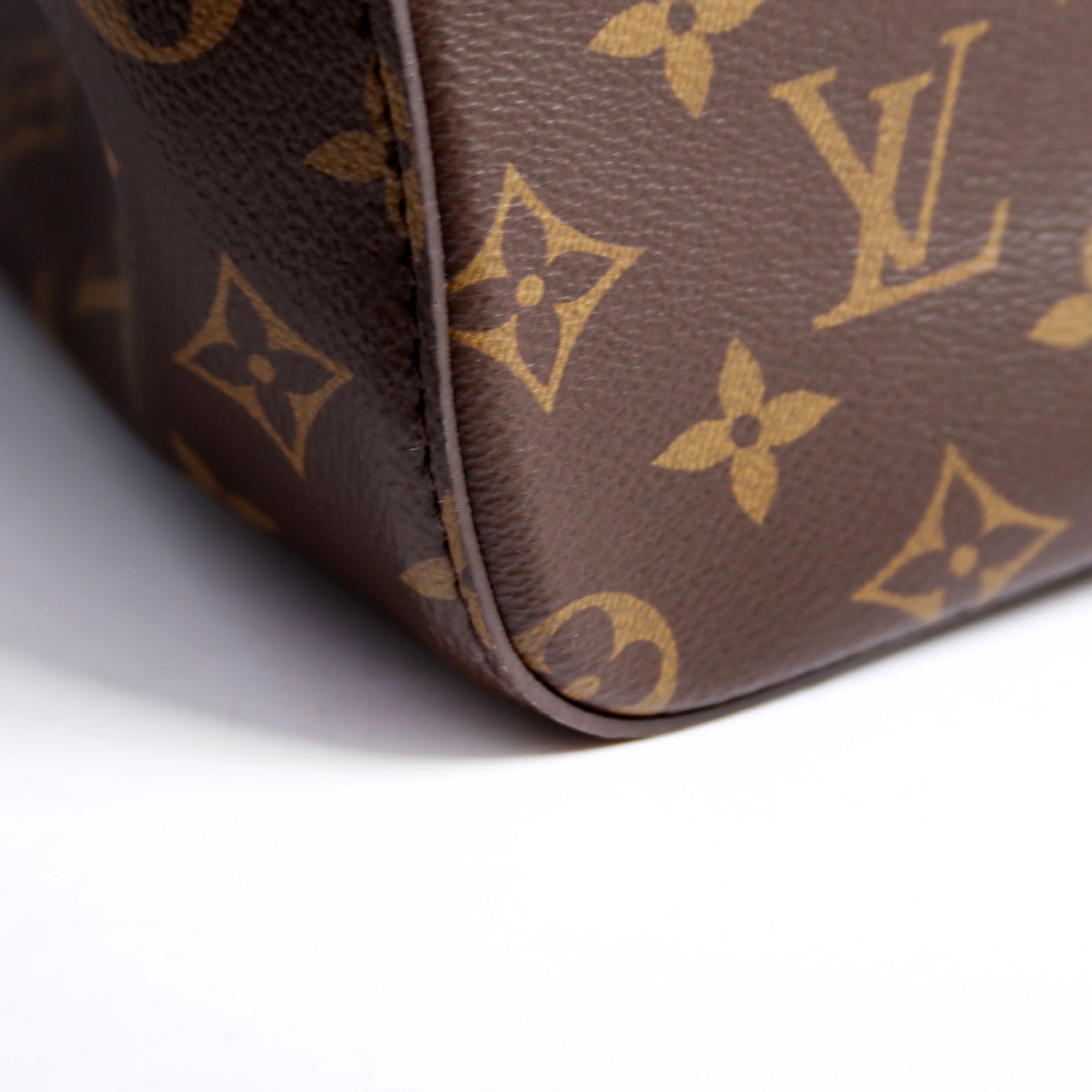 Neonoe Monogram Black