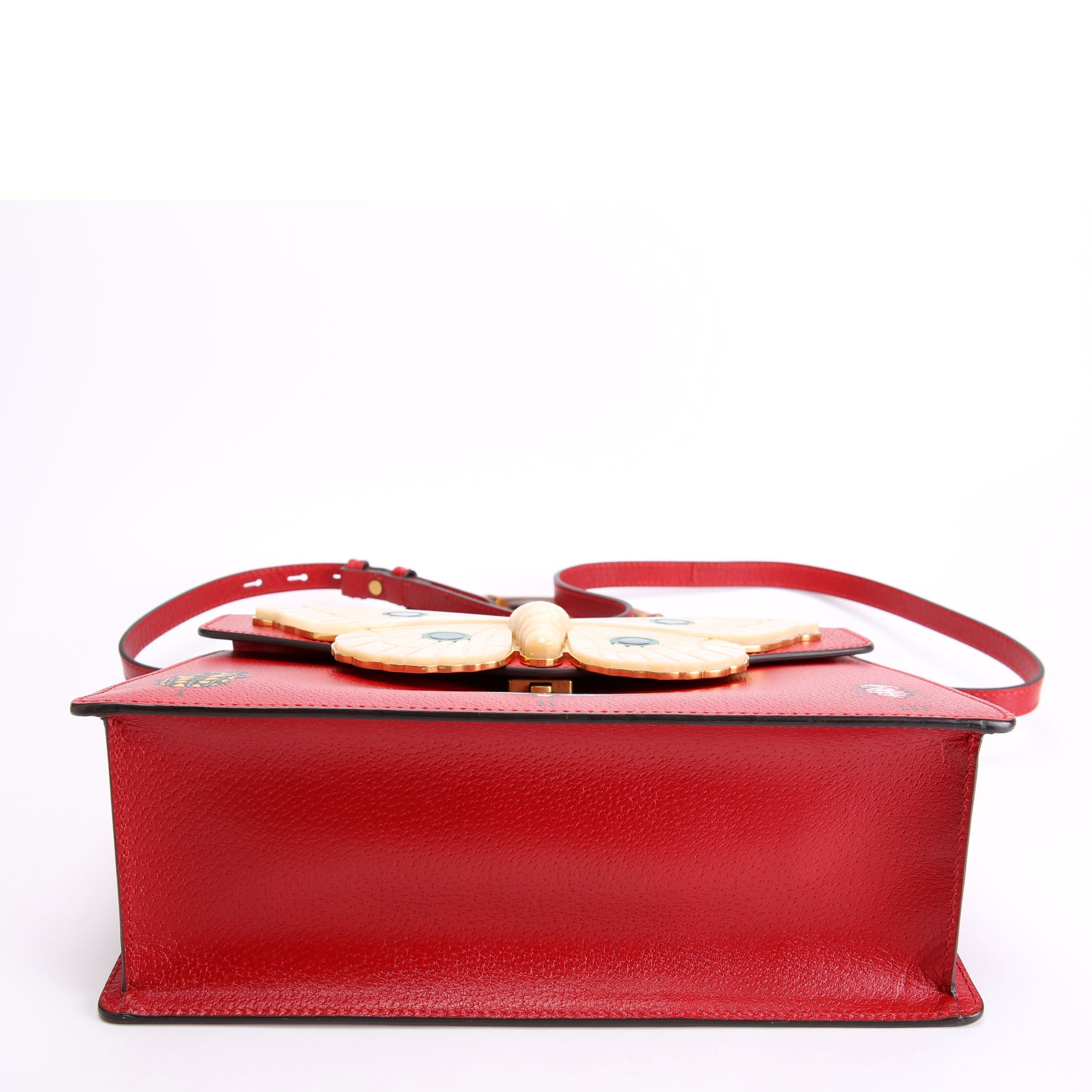 488691 Falena Moth Medium Bamboo Top Handle