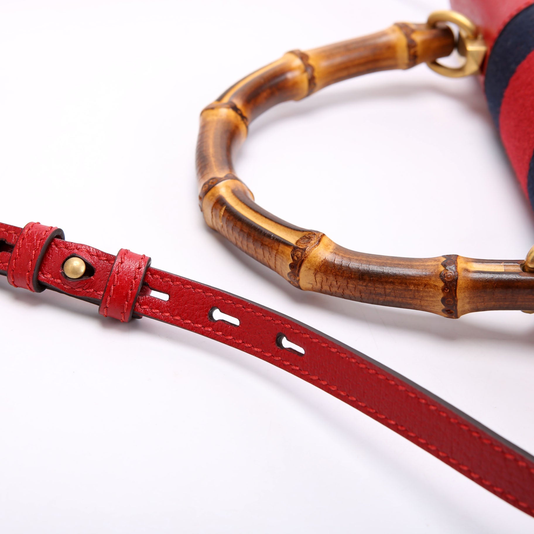 488691 Falena Moth Medium Bamboo Top Handle