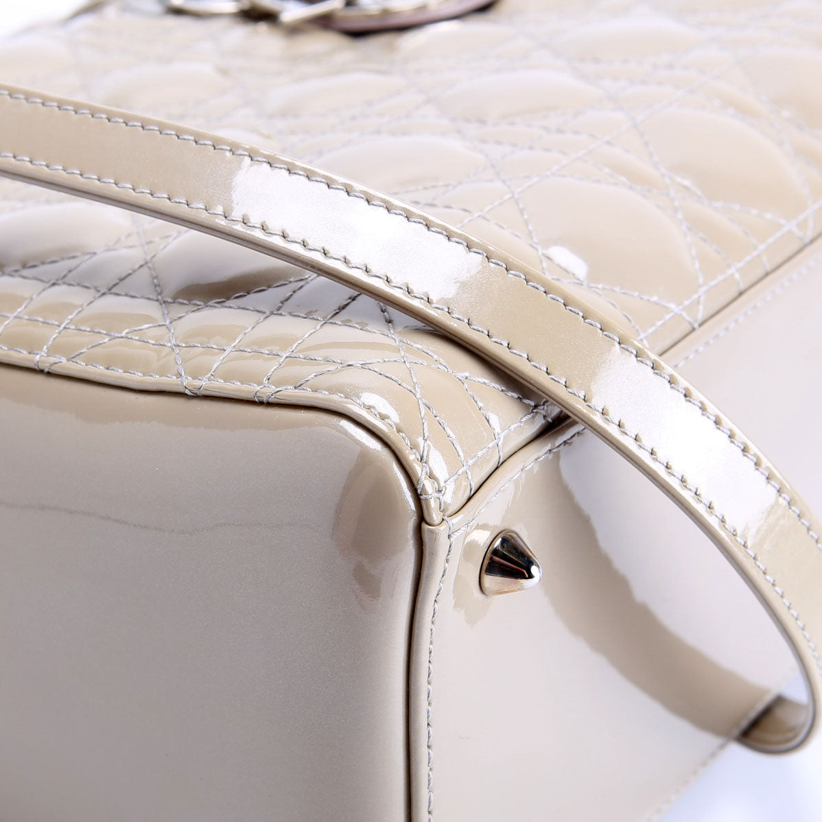 Lady Dior Medium Patent Taupe