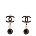 CC Pearl Drop Earrings Black/Pearl
