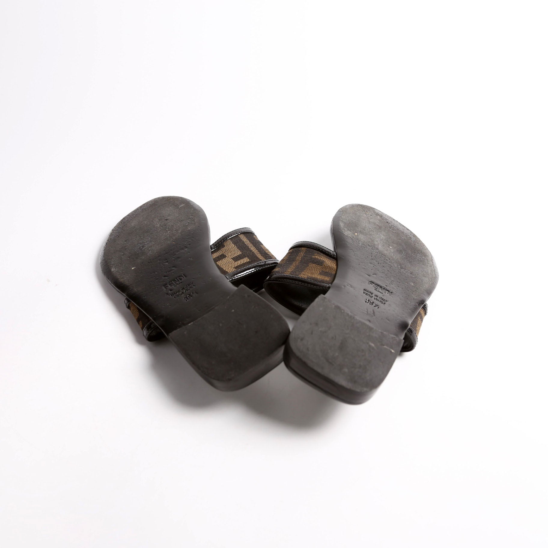 Zucca Thong Sandals Size 36.5 Black