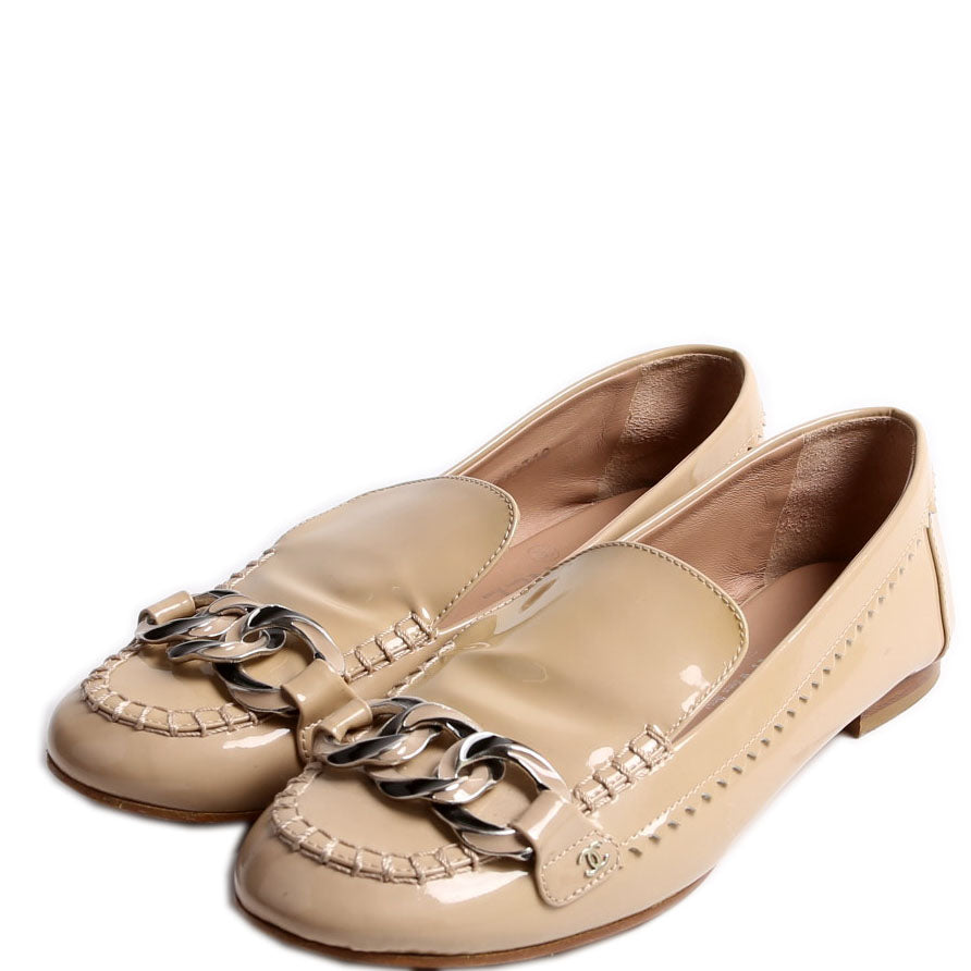 CC Chain Moccasin Loafers Patent Size 38.5 Tan